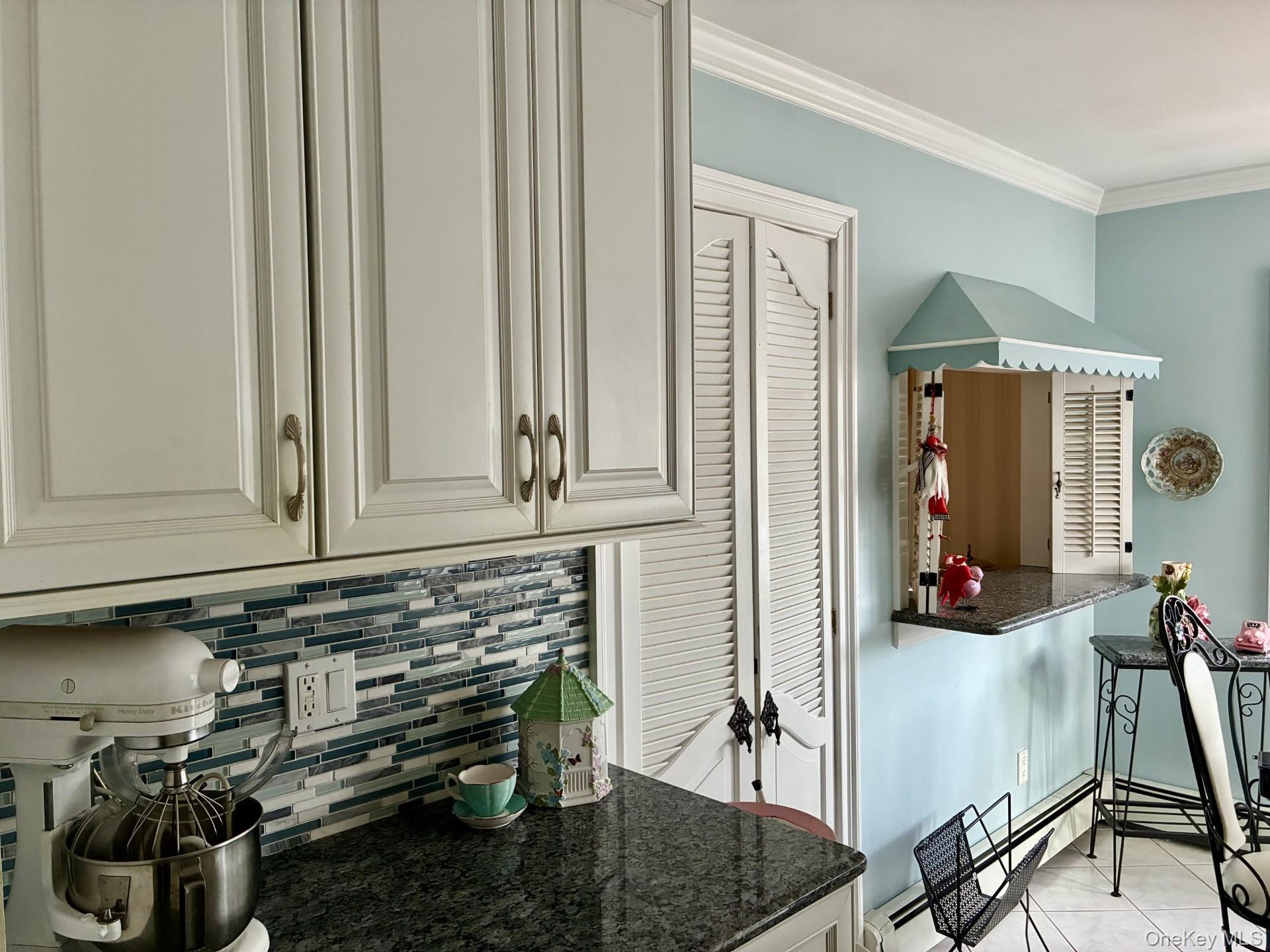 #12 photo, 20 Shelbourne Lane, Commack , NY 11725