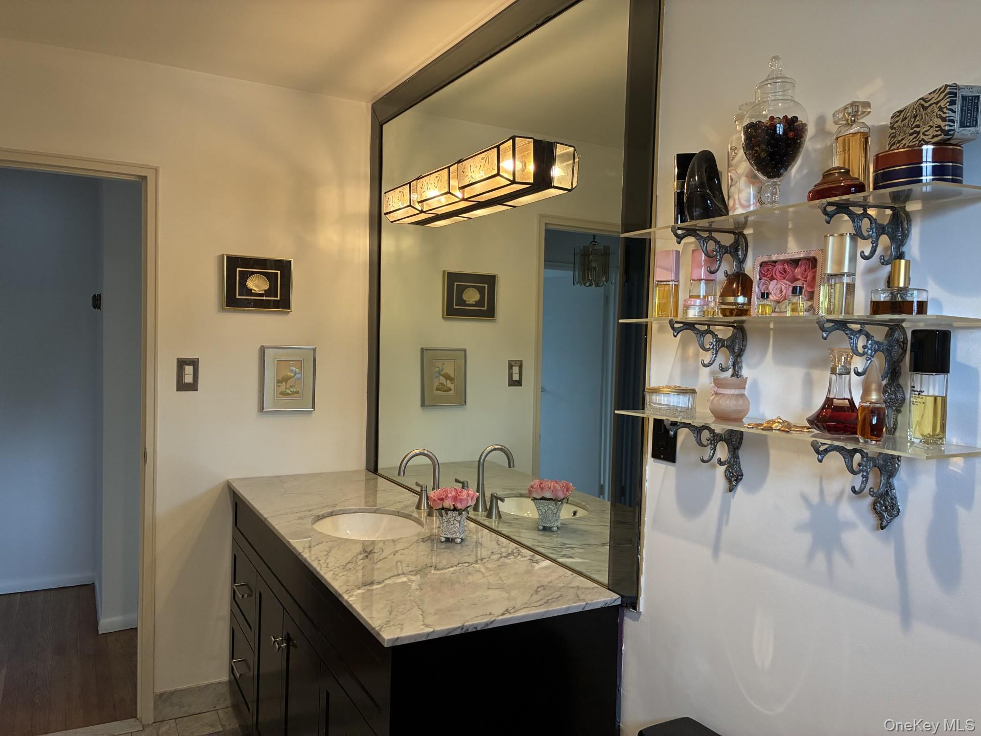 #20 photo, 20 Shelbourne Lane, Commack , NY 11725