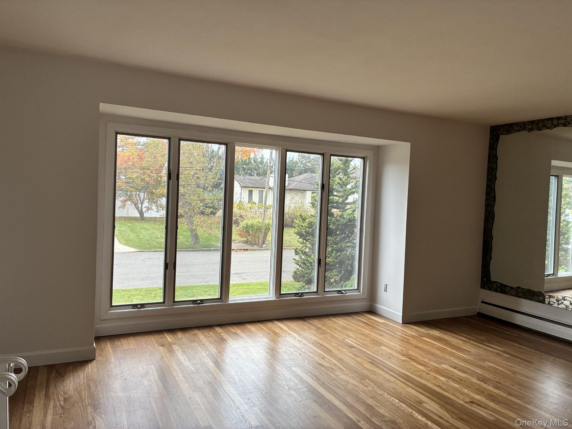 #4 photo, 20 Shelbourne Lane, Commack , NY 11725