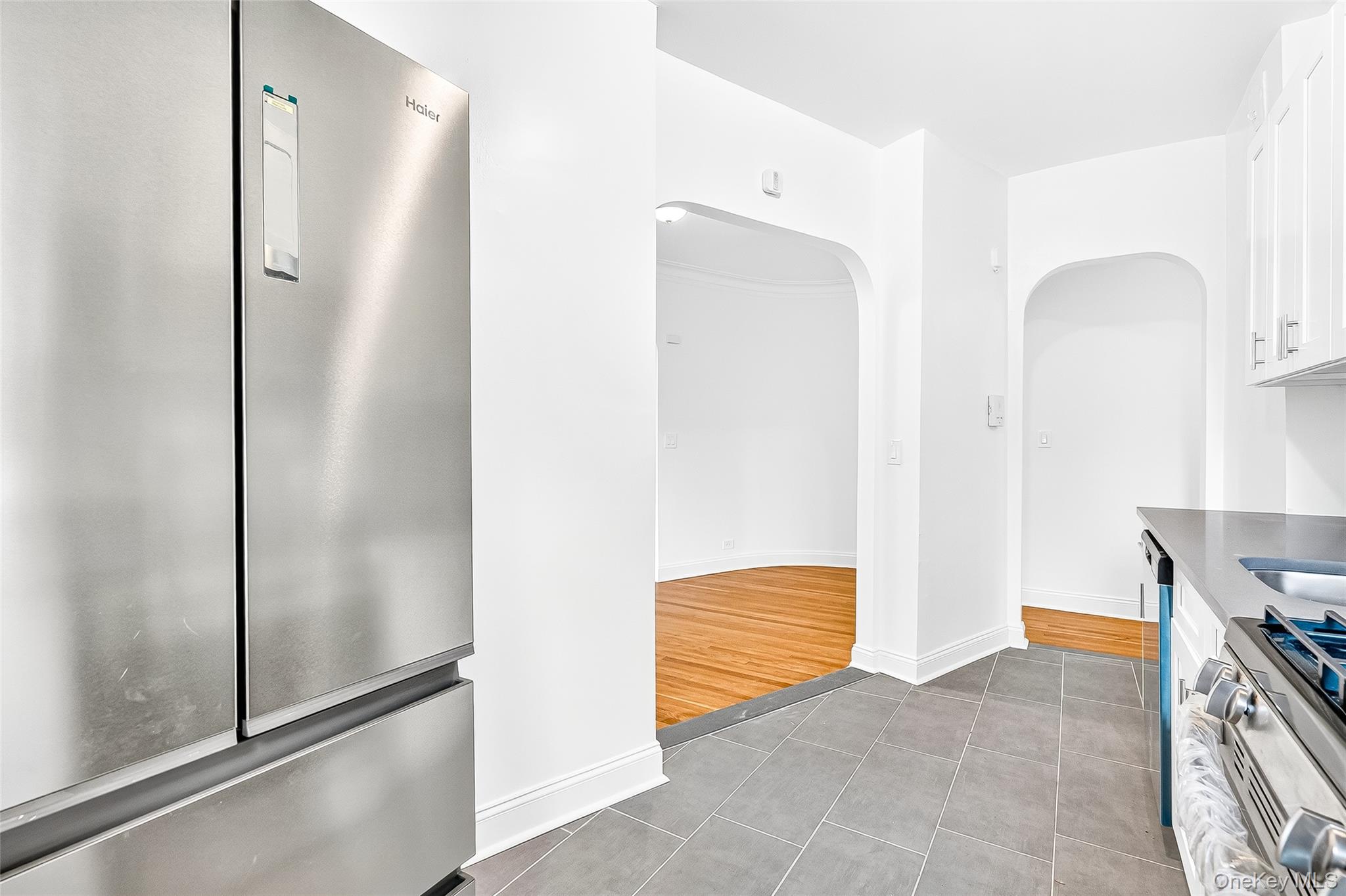 #19 photo, 190 E Mosholu Parkway, Bronx , NY 10458