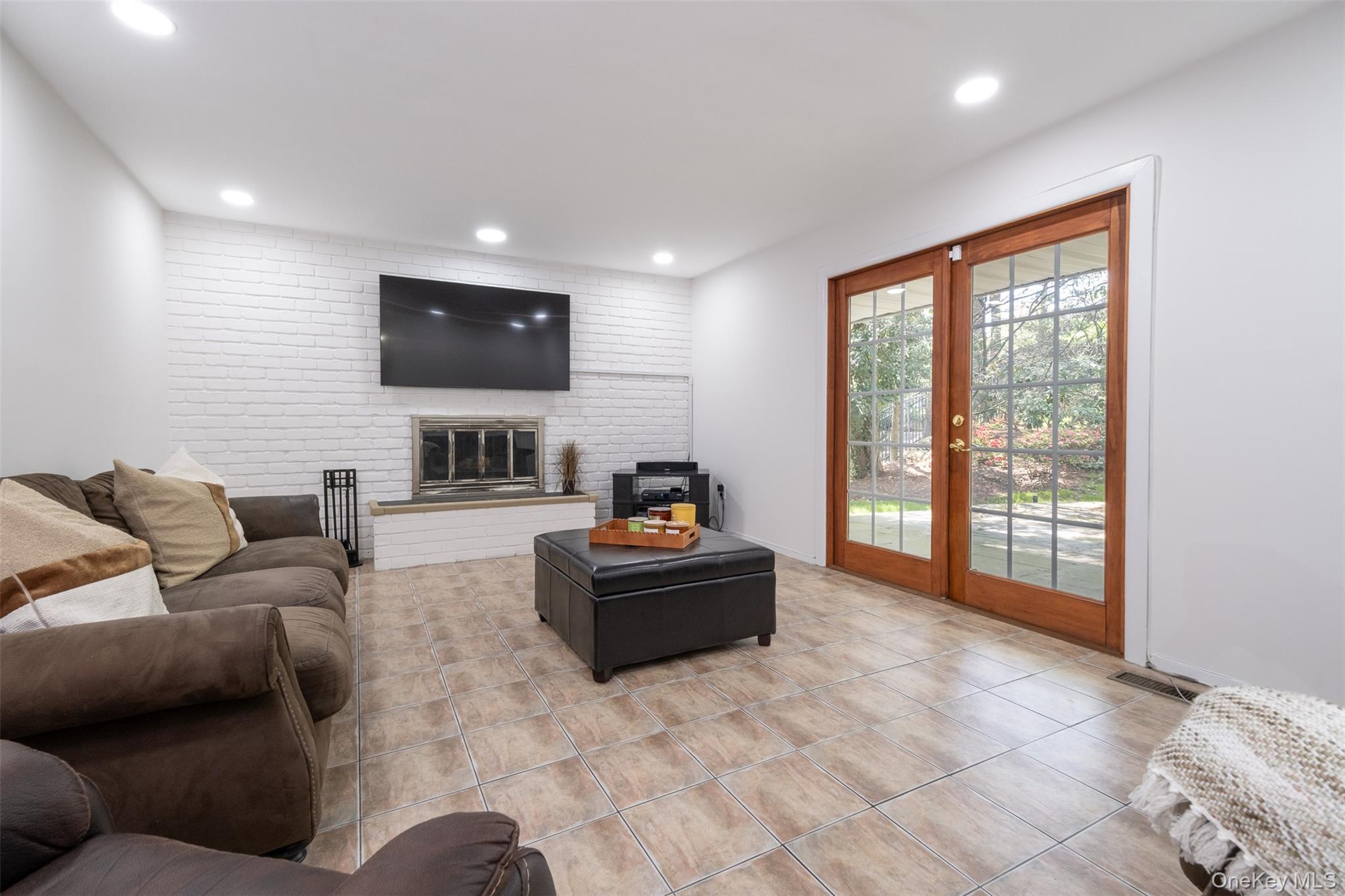 #20 photo, 24 Sheldrake Place, New Rochelle , NY 10804