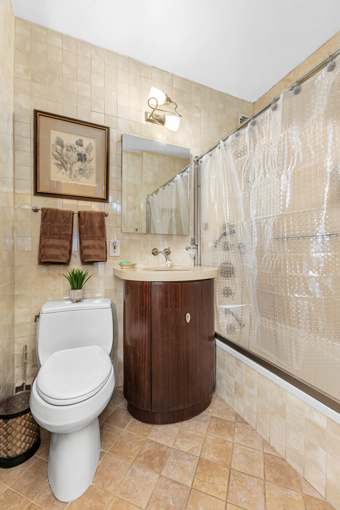 #9 photo, 300 E 74TH Street, Lenox Hill , NY 10021