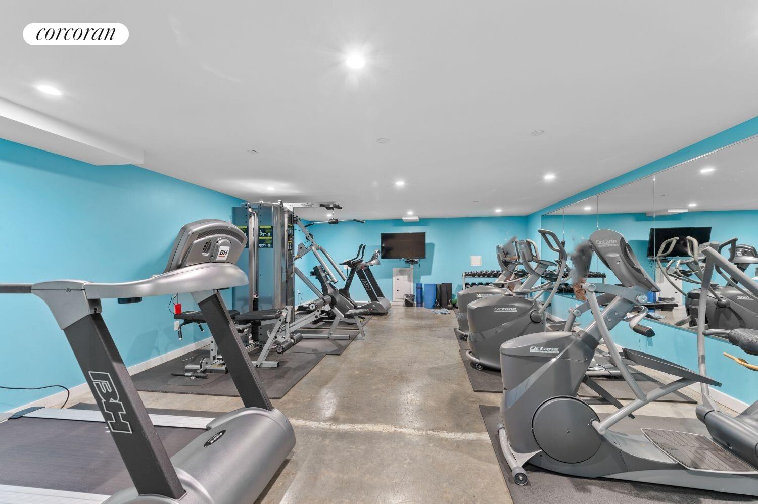 #12 photo, 21-17 31ST Avenue, クイーンズ区 Astoria , NY 11106