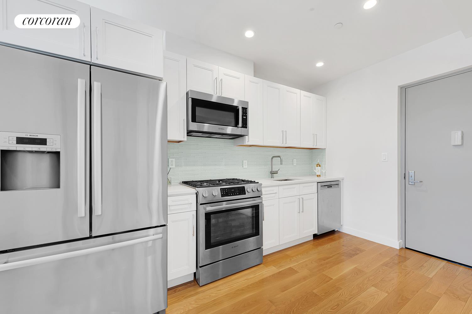 #2 photo, 21-17 31ST Avenue, クイーンズ区 Astoria , NY 11106