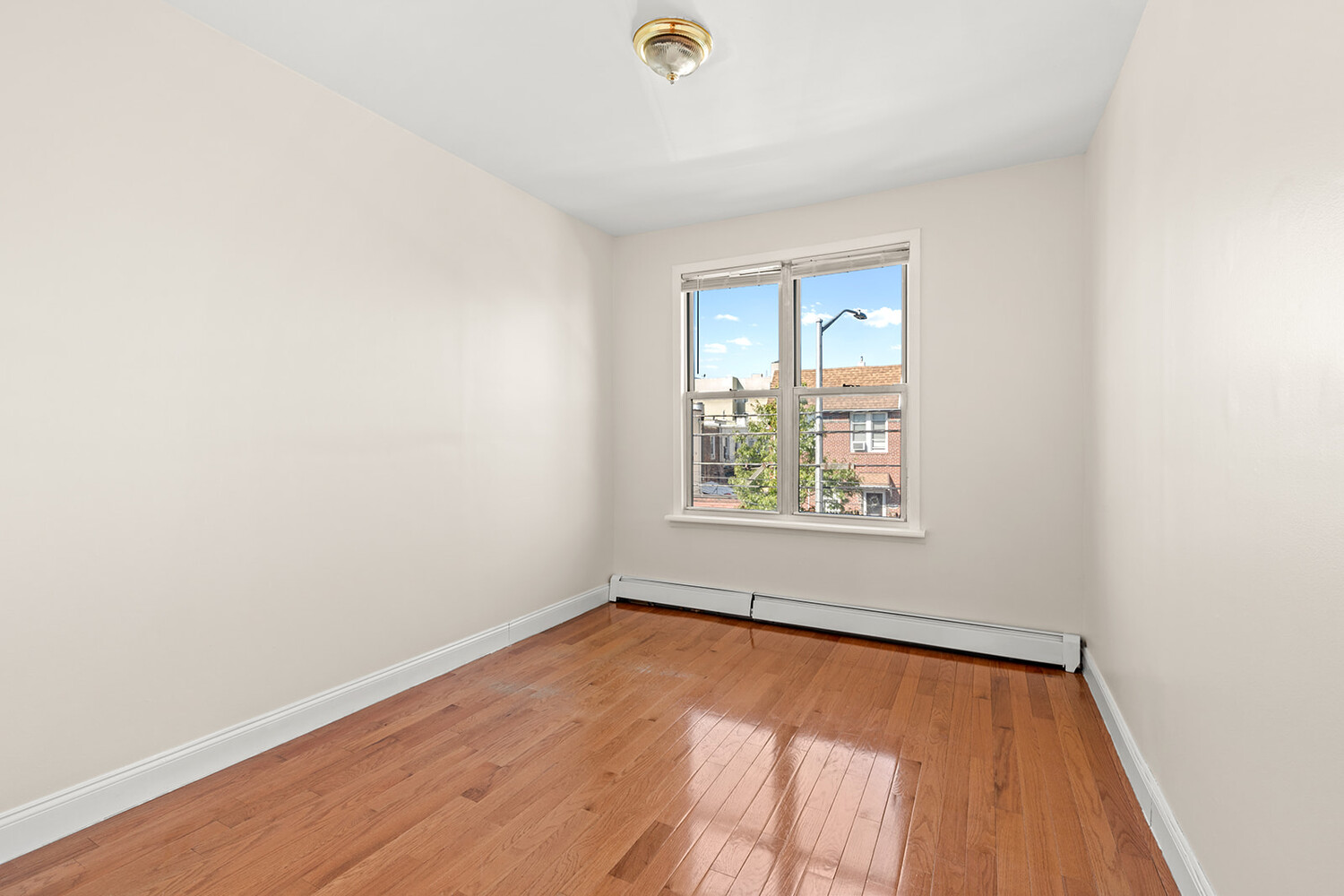 #5 photo, 25-87 46TH Street, クイーンズ区 Astoria , NY 11103