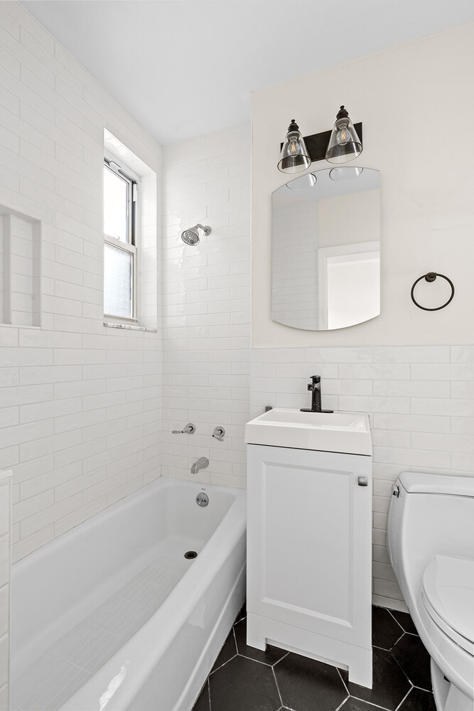 #7 photo, 25-87 46TH Street, クイーンズ区 Astoria , NY 11103