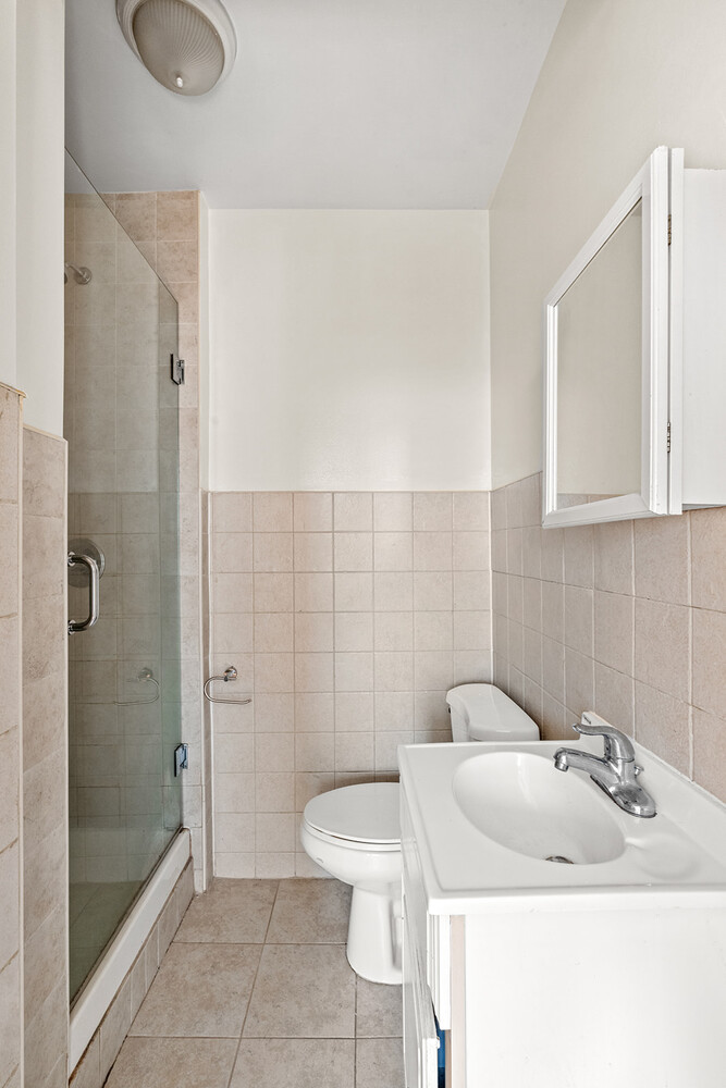 #8 photo, 25-87 46TH Street, クイーンズ区 Astoria , NY 11103