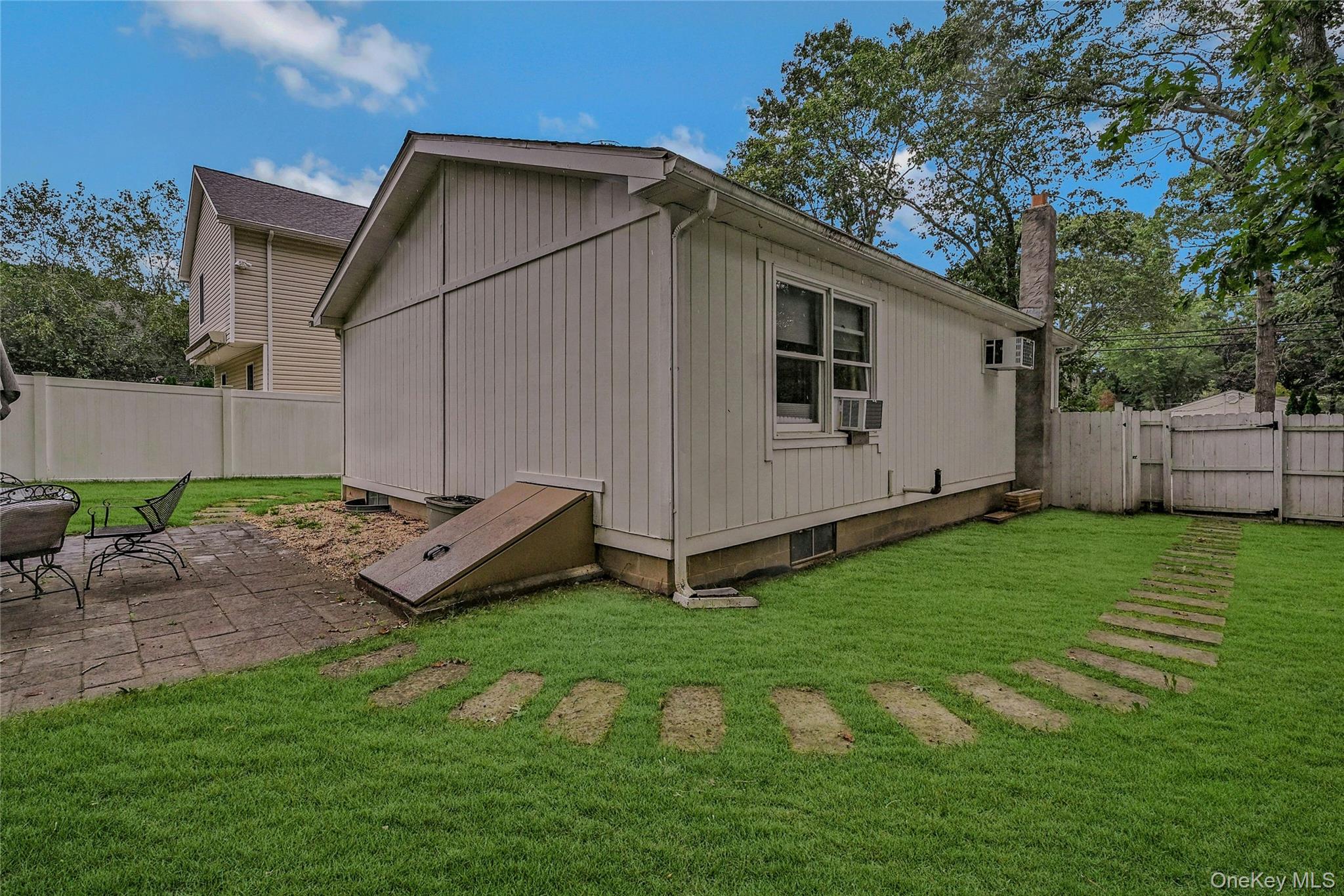 #15 photo, 820 Bray Avenue, Laurel , NY 11948