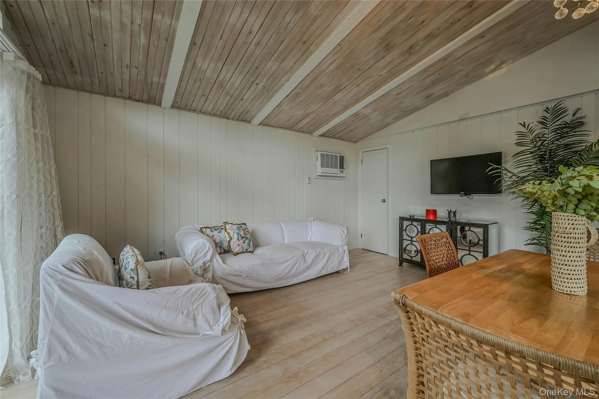 #5 photo, 820 Bray Avenue, Laurel , NY 11948