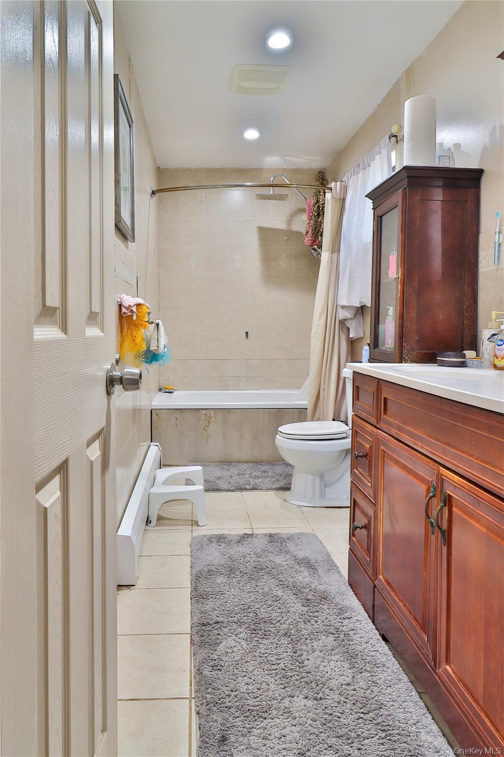 #5 photo, 102 Branch Avenue, Central Islip , NY 11722