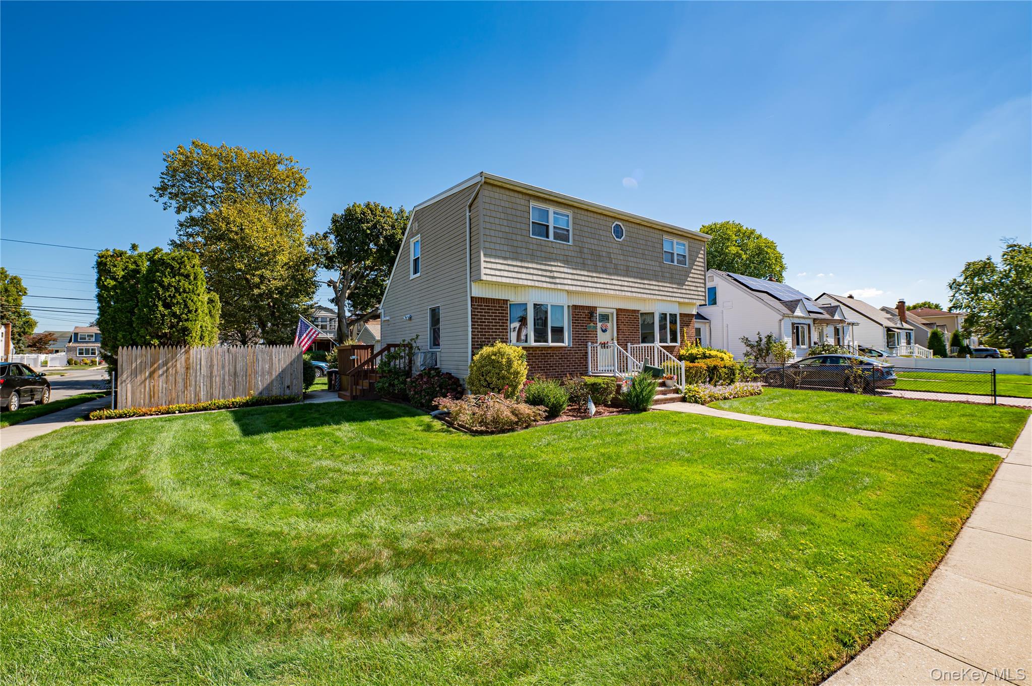 #1 photo, 31 Garden Boulevard, Hicksville , NY 11801