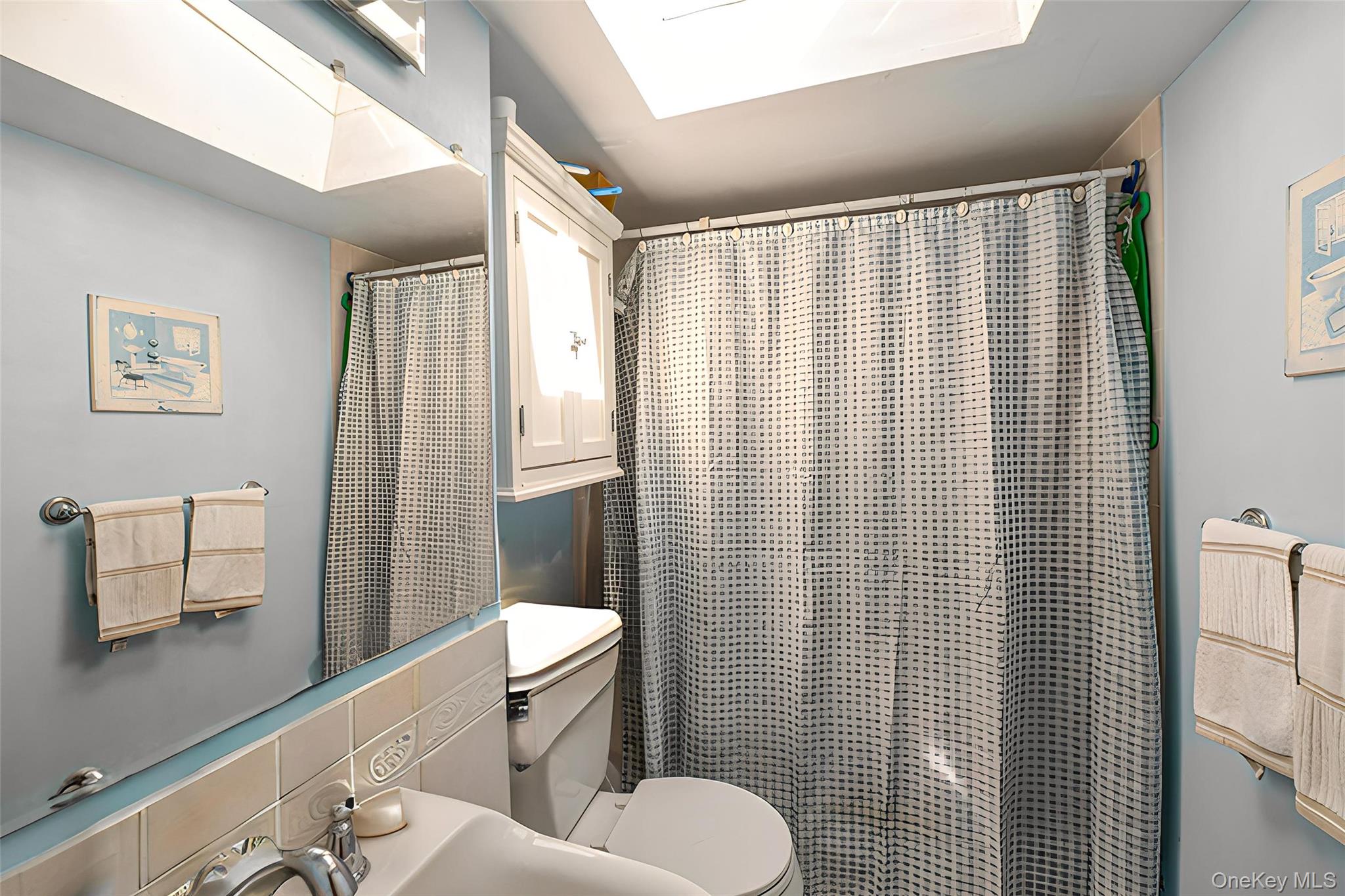 #13 photo, 31 Garden Boulevard, Hicksville , NY 11801