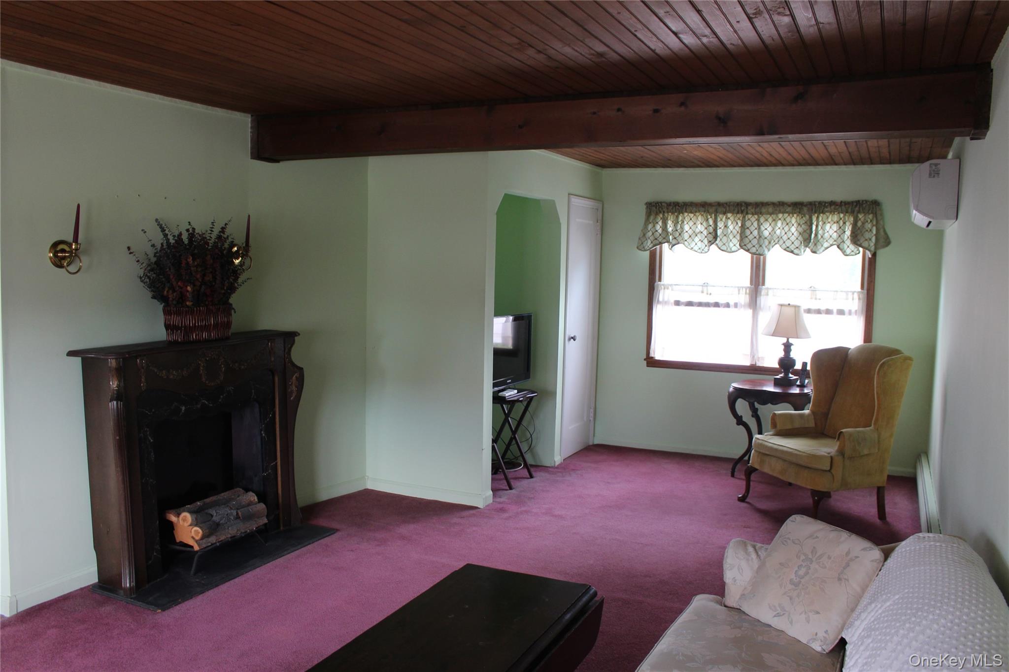 #16 photo, 31 Garden Boulevard, Hicksville , NY 11801