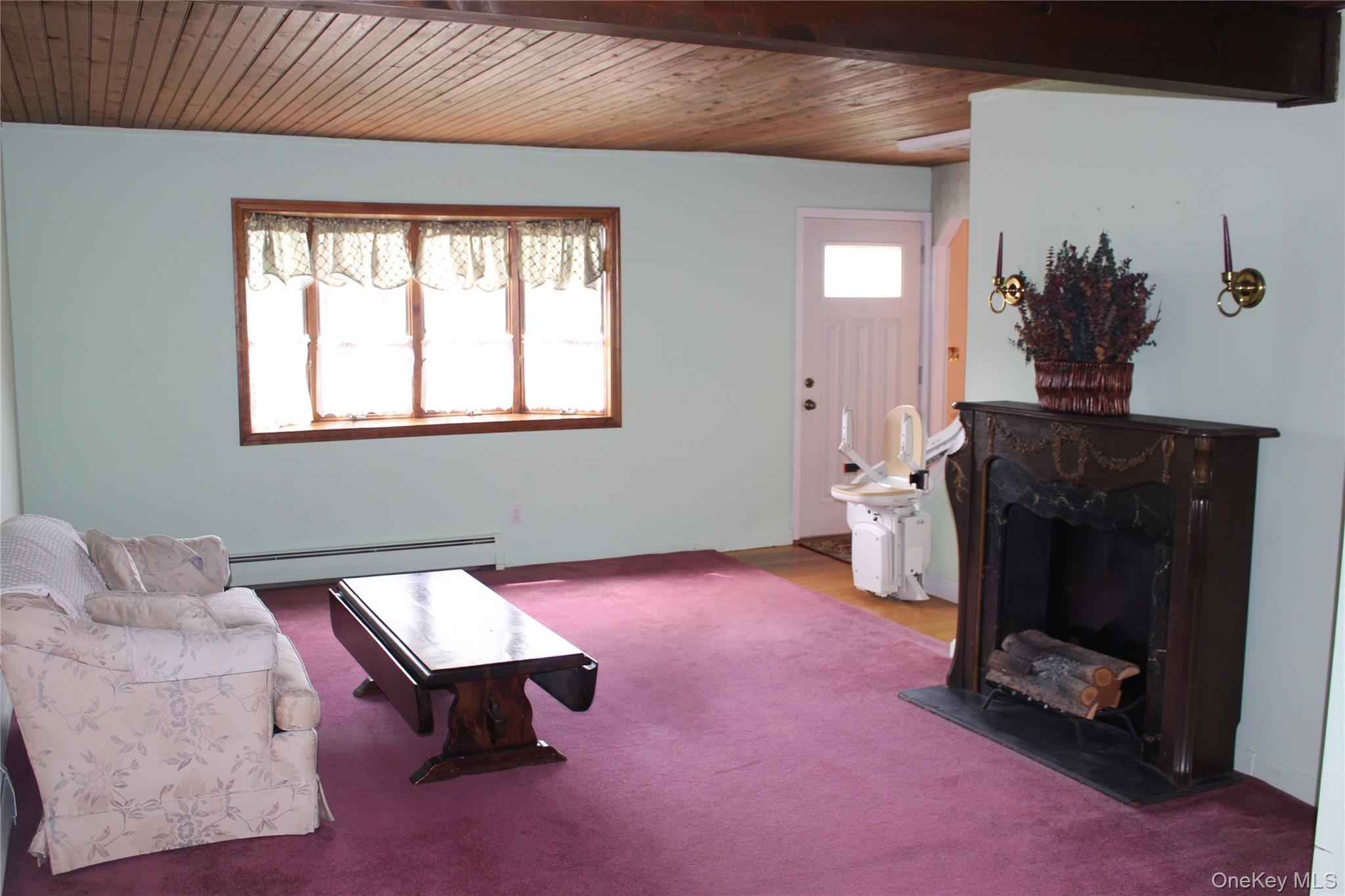 #18 photo, 31 Garden Boulevard, Hicksville , NY 11801