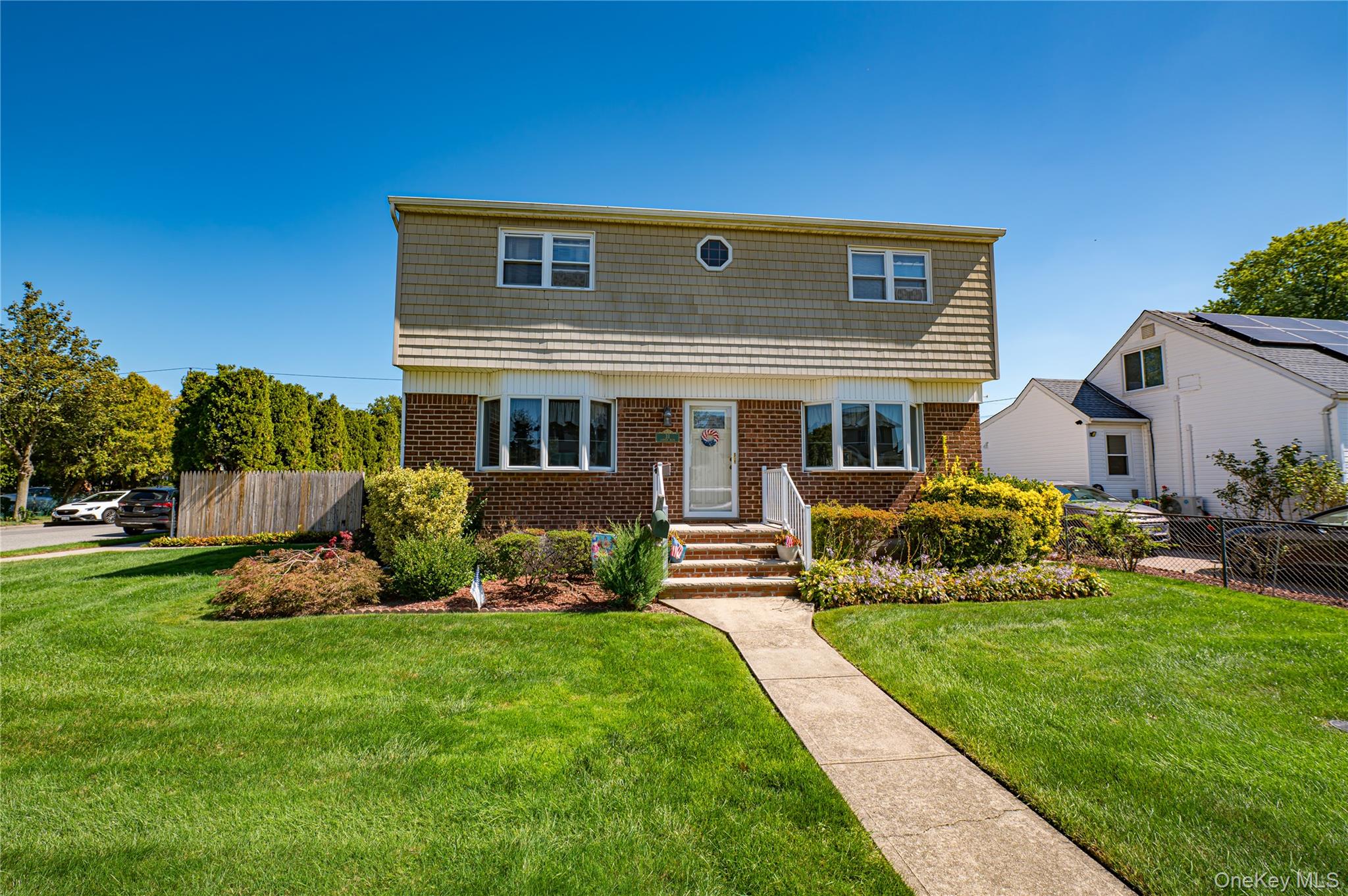 #3 photo, 31 Garden Boulevard, Hicksville , NY 11801