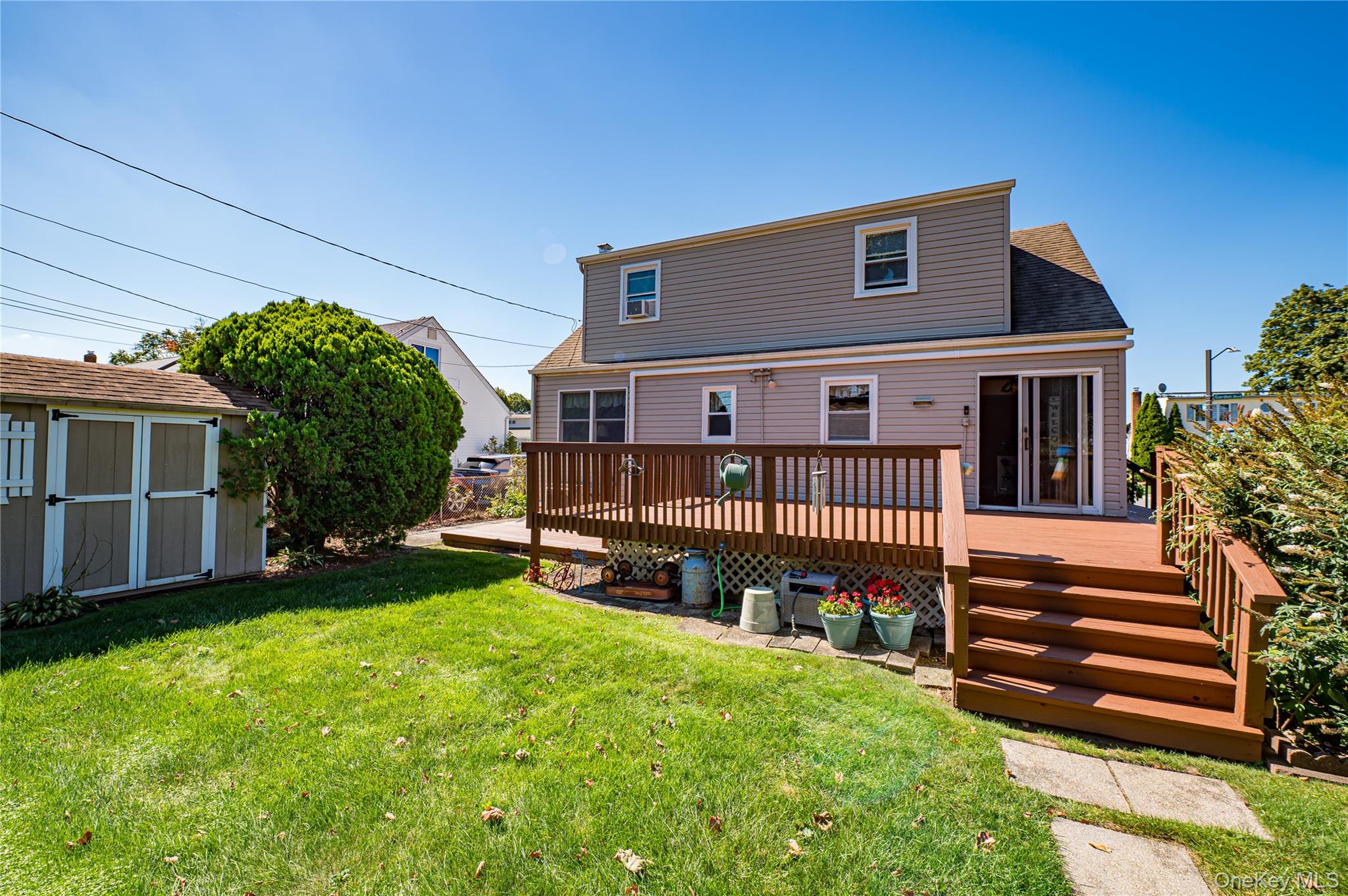 #4 photo, 31 Garden Boulevard, Hicksville , NY 11801