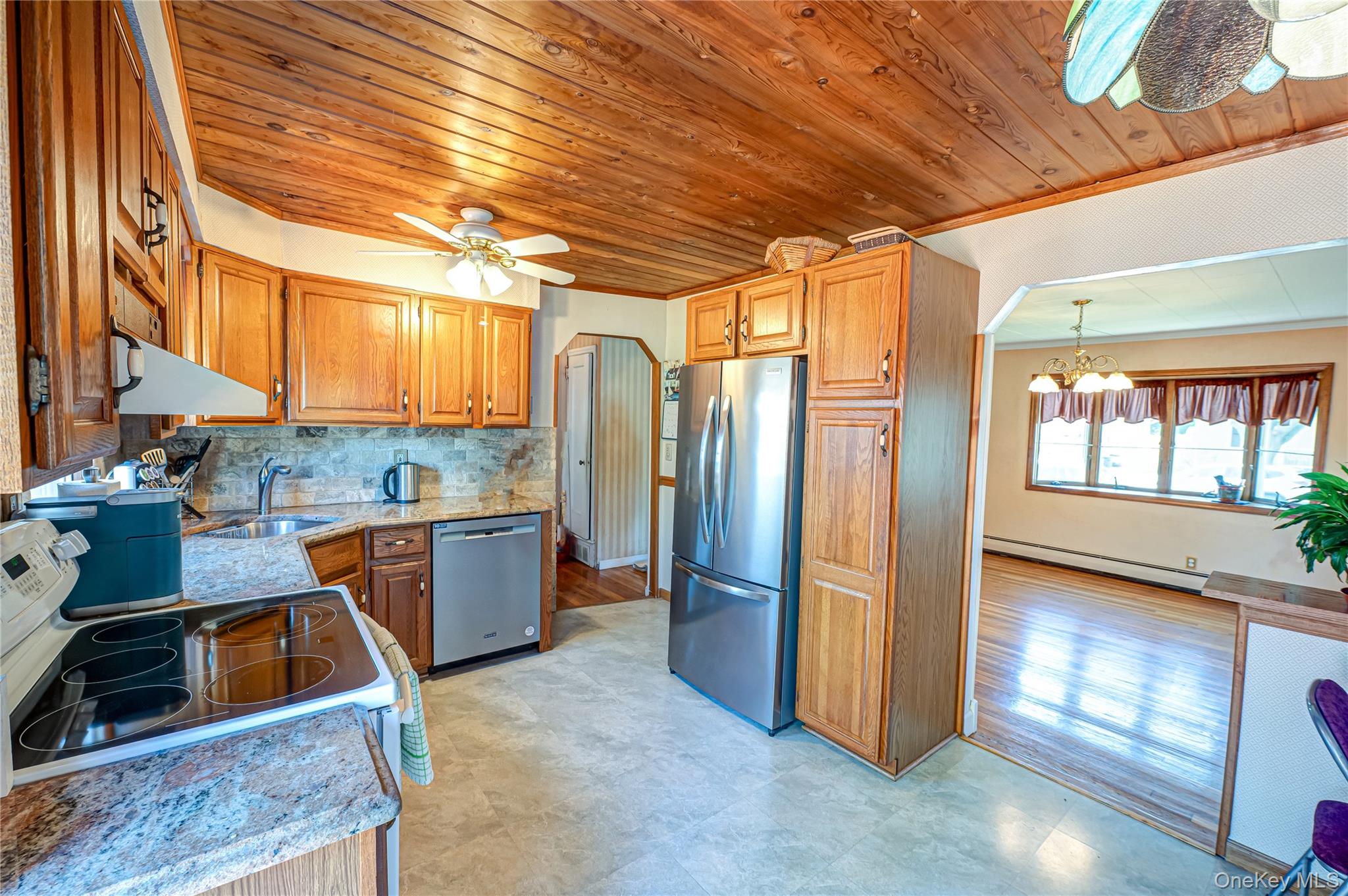 #9 photo, 31 Garden Boulevard, Hicksville , NY 11801