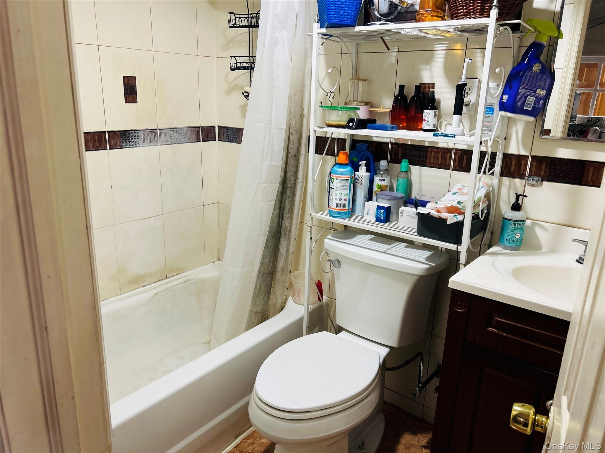 #18 photo, 86-07 Little Neck Parkway, Floral Park , NY 11001