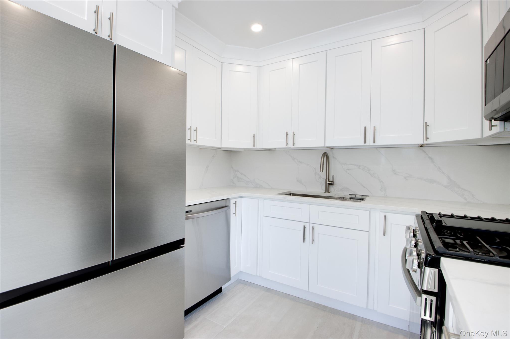 #17 photo, 46 N Linwood Road, Port Washington , NY 11050