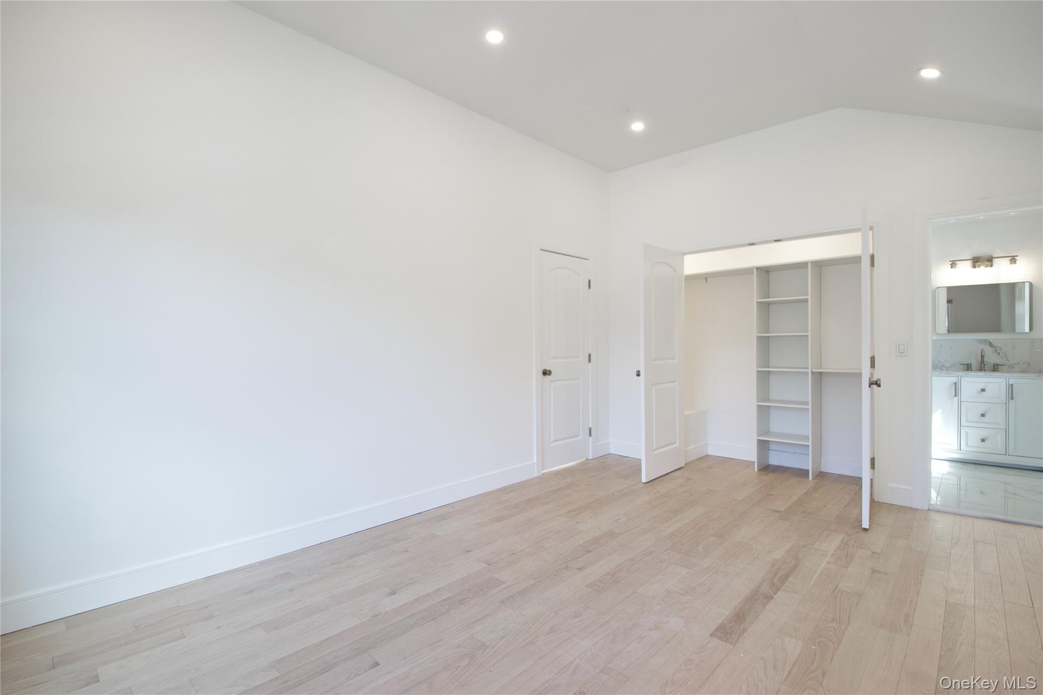 #20 photo, 46 N Linwood Road, Port Washington , NY 11050