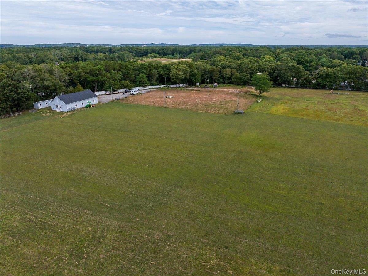 #5 photo, 1535 Middle Road, サフォーク郡 Calverton , NY 11933