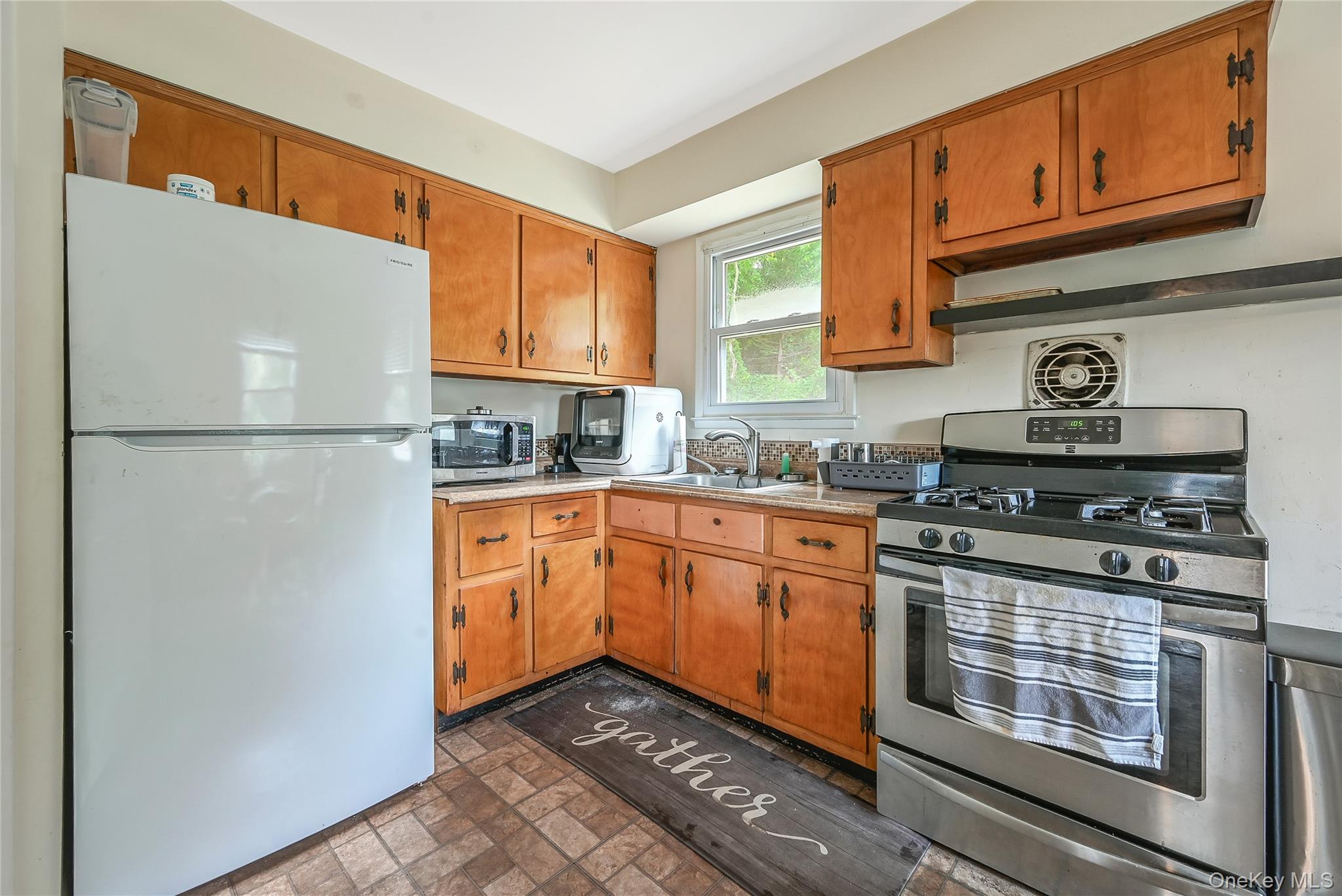 #7 photo, 167 Vernon Valley Road, East Northport , NY 11731