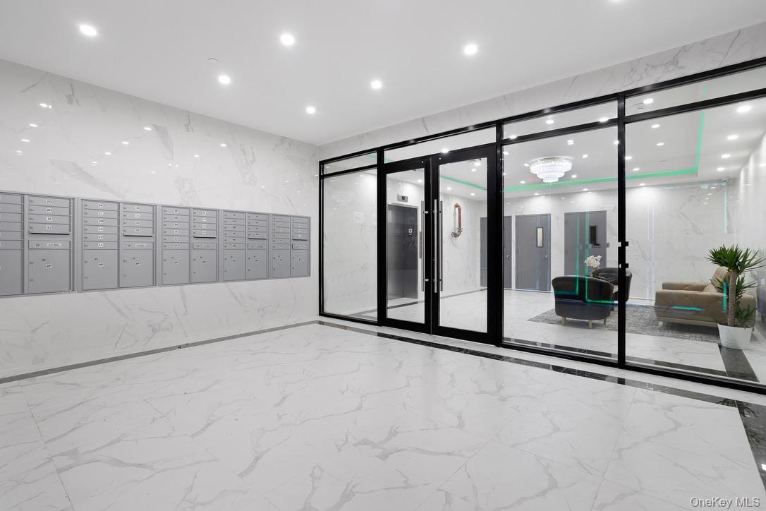 #10 photo, 56-02 31st Avenue, クイーンズ区 Woodside , NY 11377