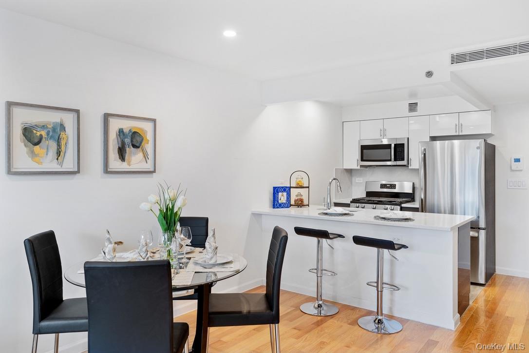 #2 photo, 56-02 31st Avenue, クイーンズ区 Woodside , NY 11377