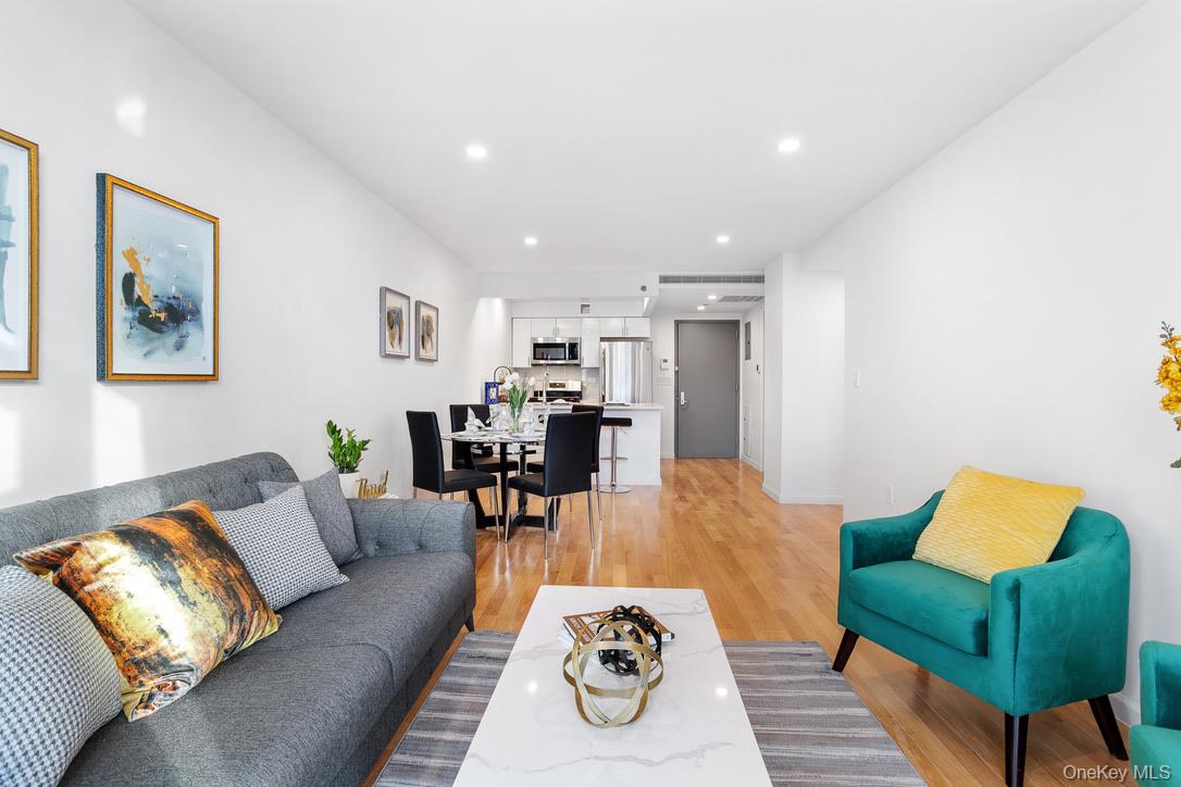 #5 photo, 56-02 31st Avenue, クイーンズ区 Woodside , NY 11377