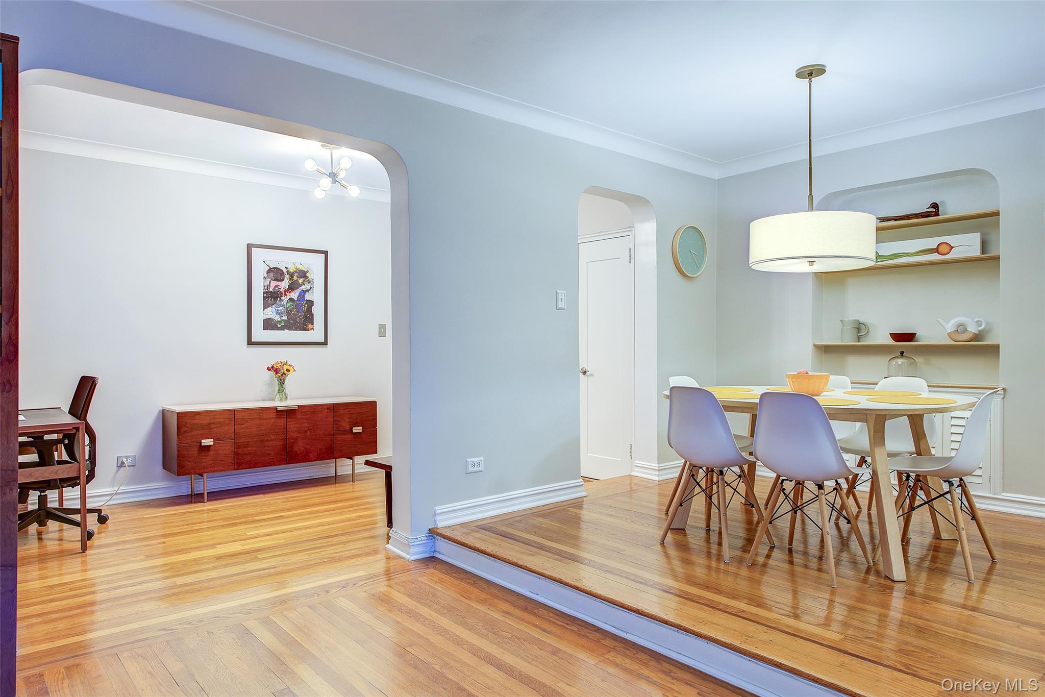 #10 photo, 77-35 113th Street, クイーンズ区 Forest Hills , NY 11375