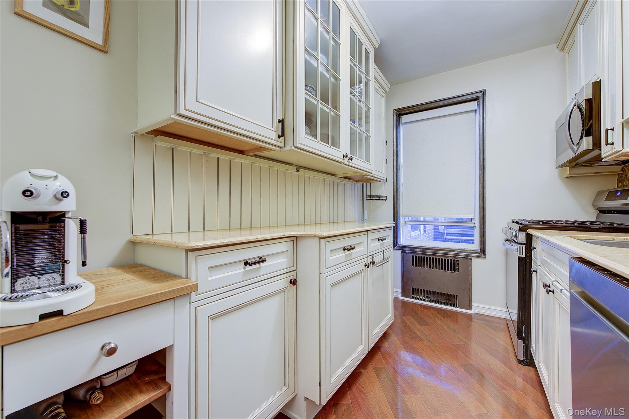 #13 photo, 77-35 113th Street, クイーンズ区 Forest Hills , NY 11375