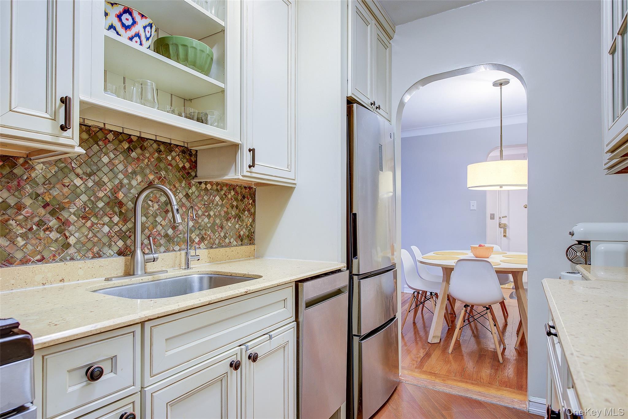 #14 photo, 77-35 113th Street, クイーンズ区 Forest Hills , NY 11375