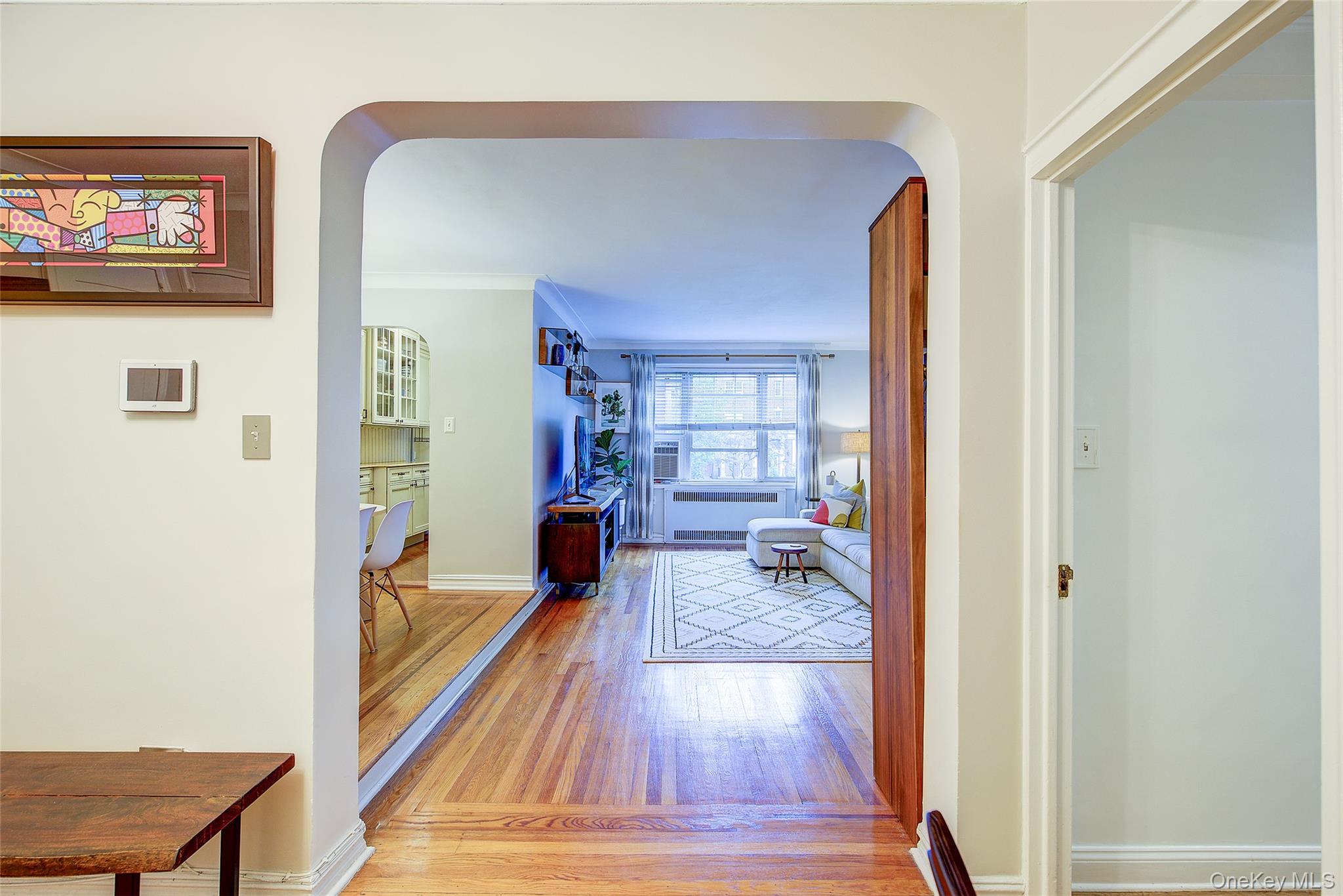 #16 photo, 77-35 113th Street, クイーンズ区 Forest Hills , NY 11375