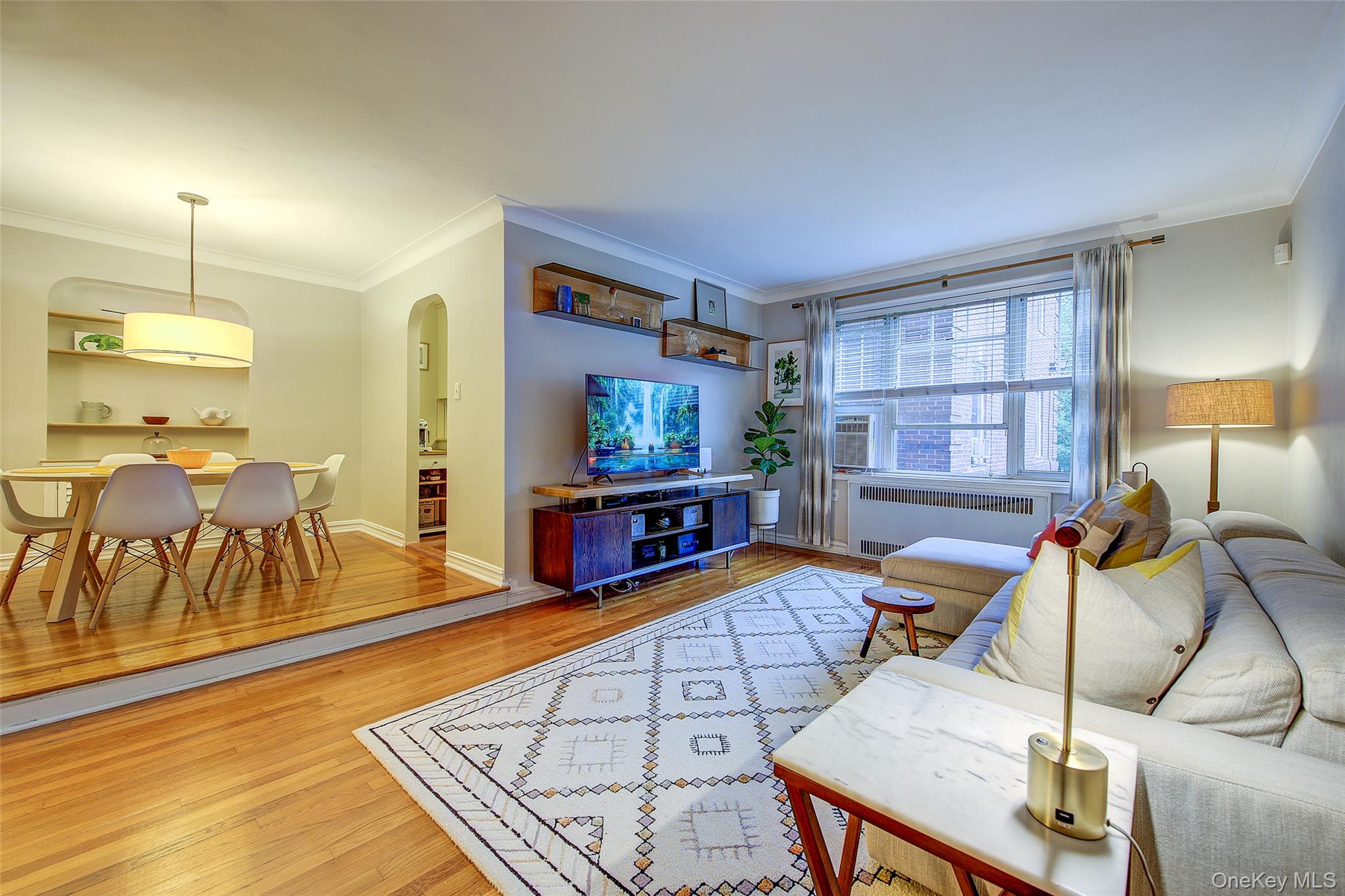 #6 photo, 77-35 113th Street, クイーンズ区 Forest Hills , NY 11375