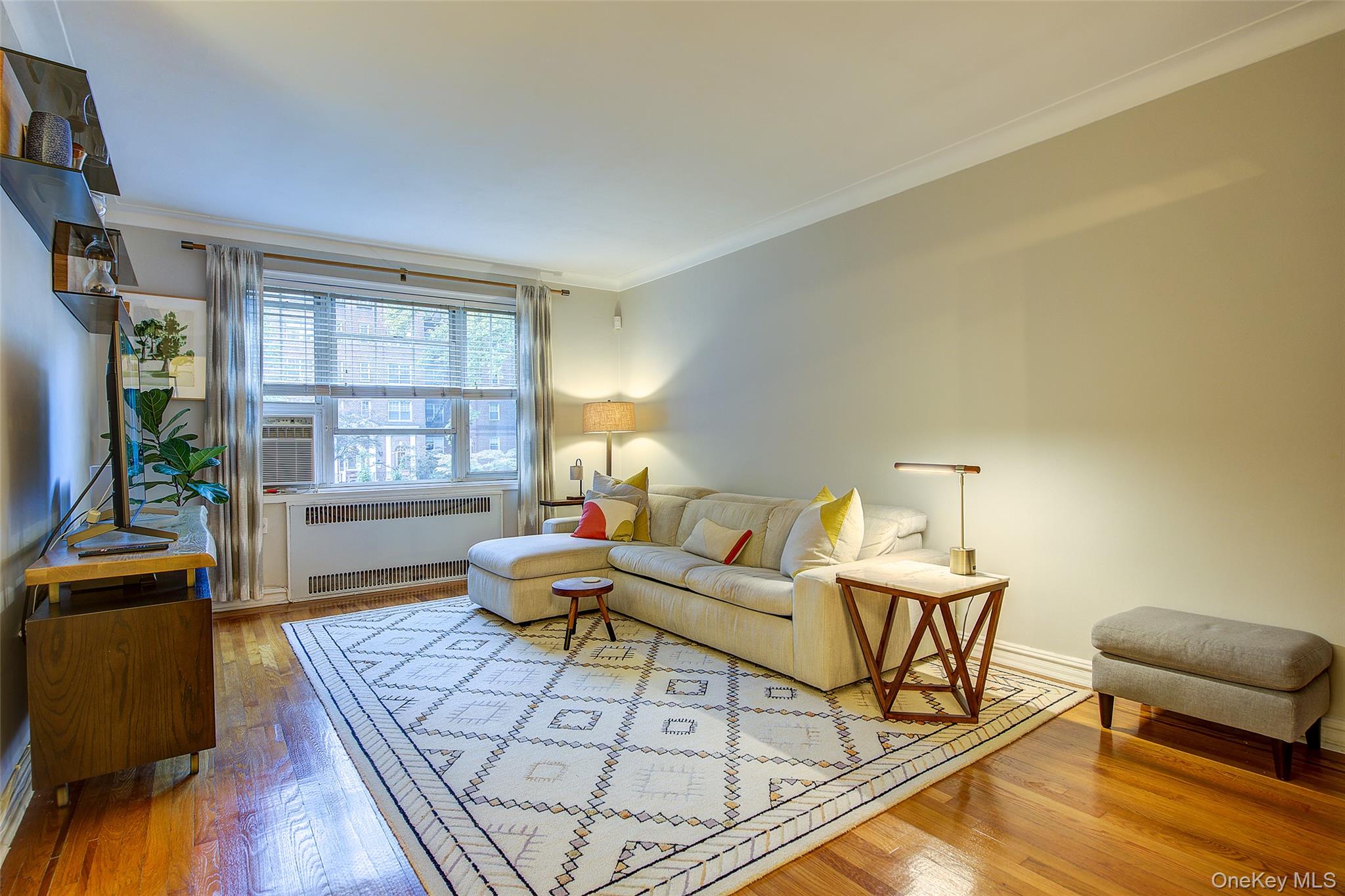 #7 photo, 77-35 113th Street, クイーンズ区 Forest Hills , NY 11375