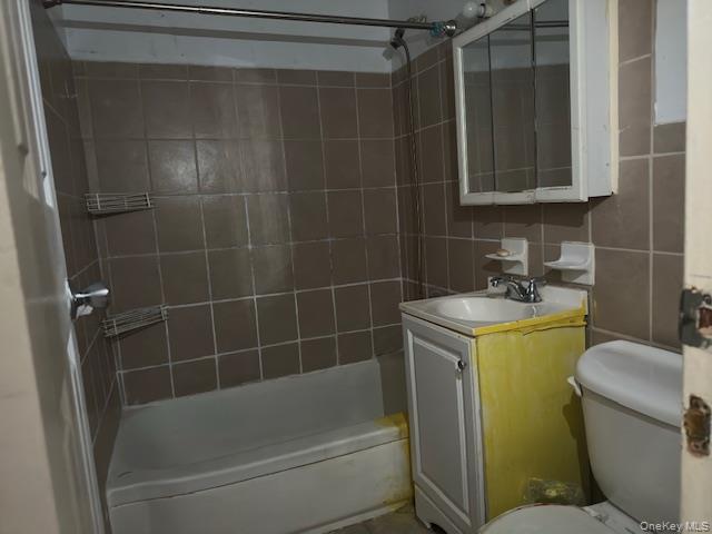 #10 photo, 1332 Metropolitan Avenue, Bronx , NY 10462
