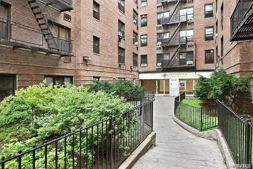 #2 photo, 132-35 Sanford Avenue, クイーンズ区 Flushing , NY 11355