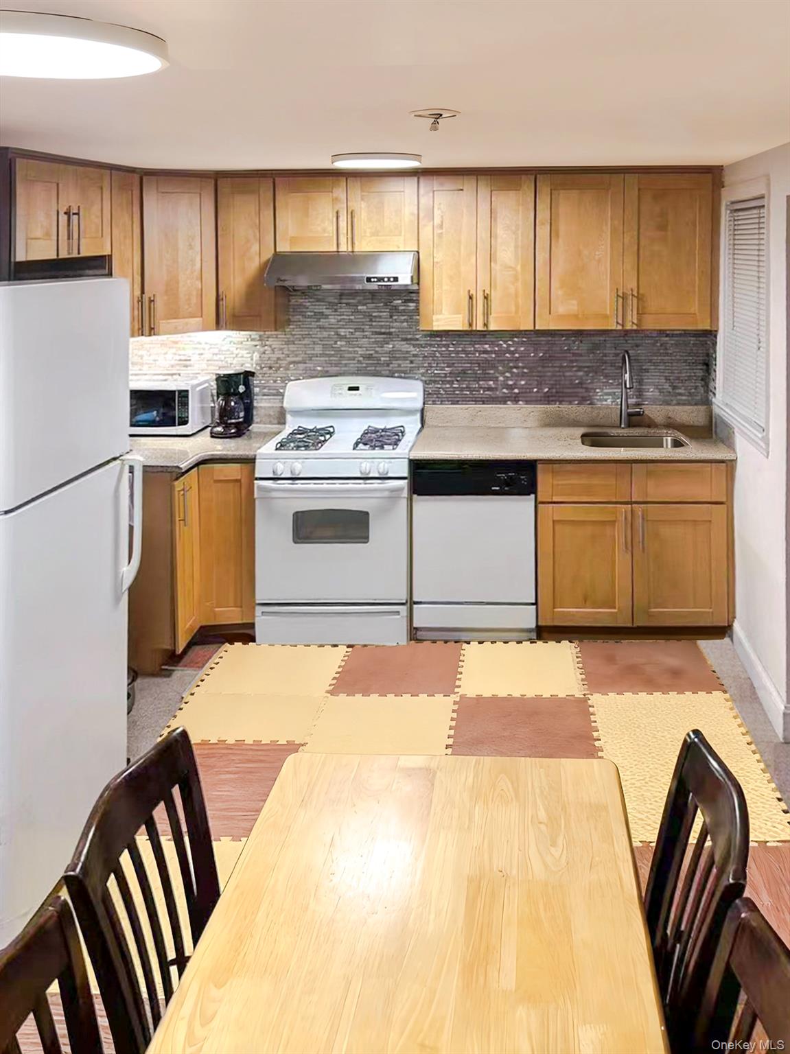 #5 photo, 35-80 161 Street, Flushing , NY 11358