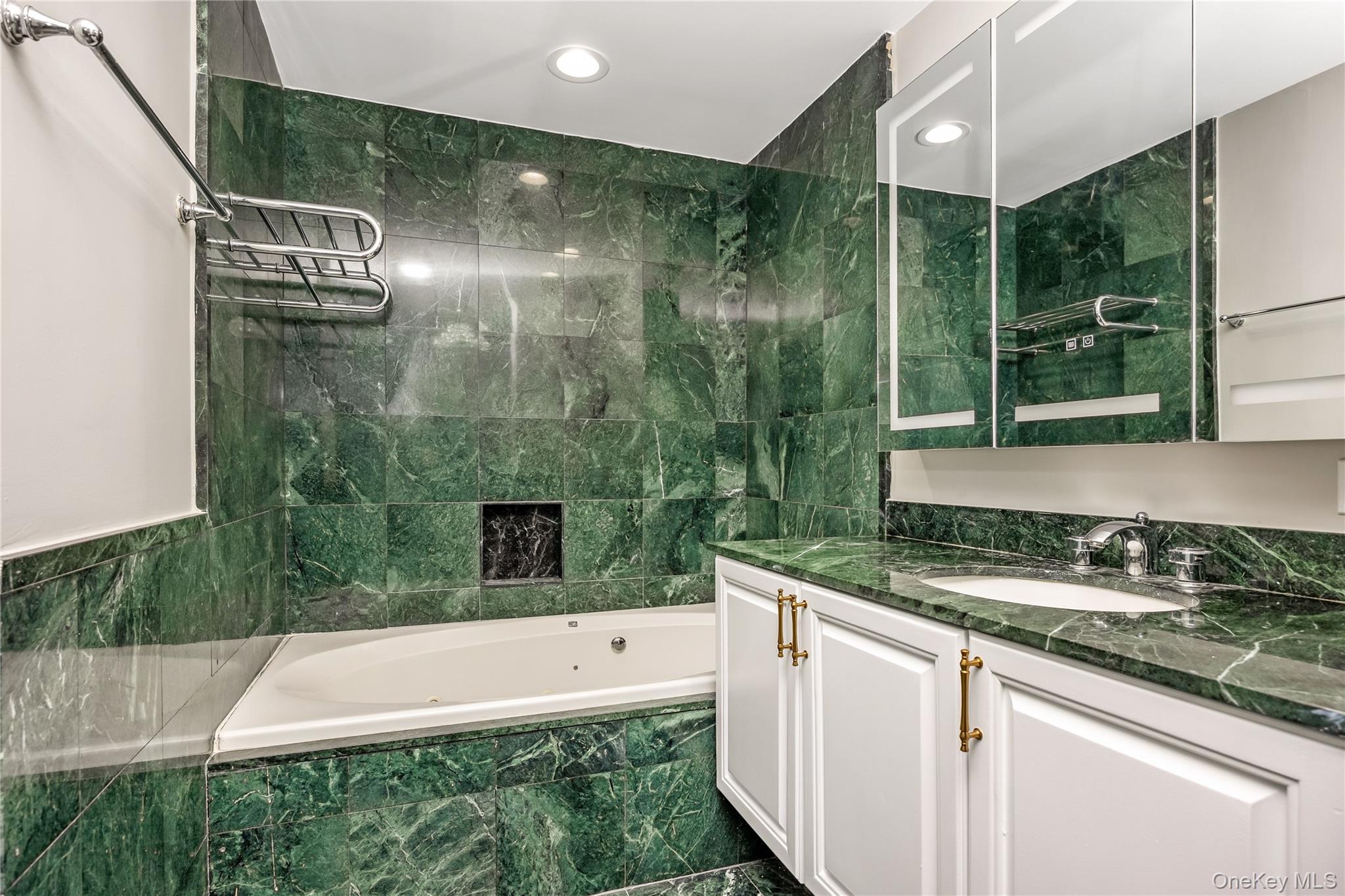 #20 photo, 100 Hilton Avenue, ナッソー郡 Garden City , NY 11530