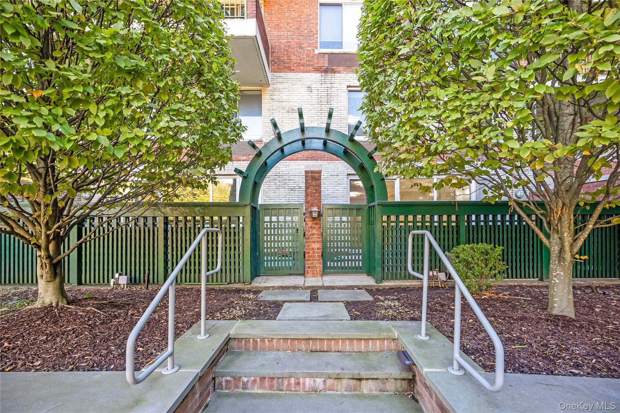 #3 photo, 100 Hilton Avenue, ナッソー郡 Garden City , NY 11530