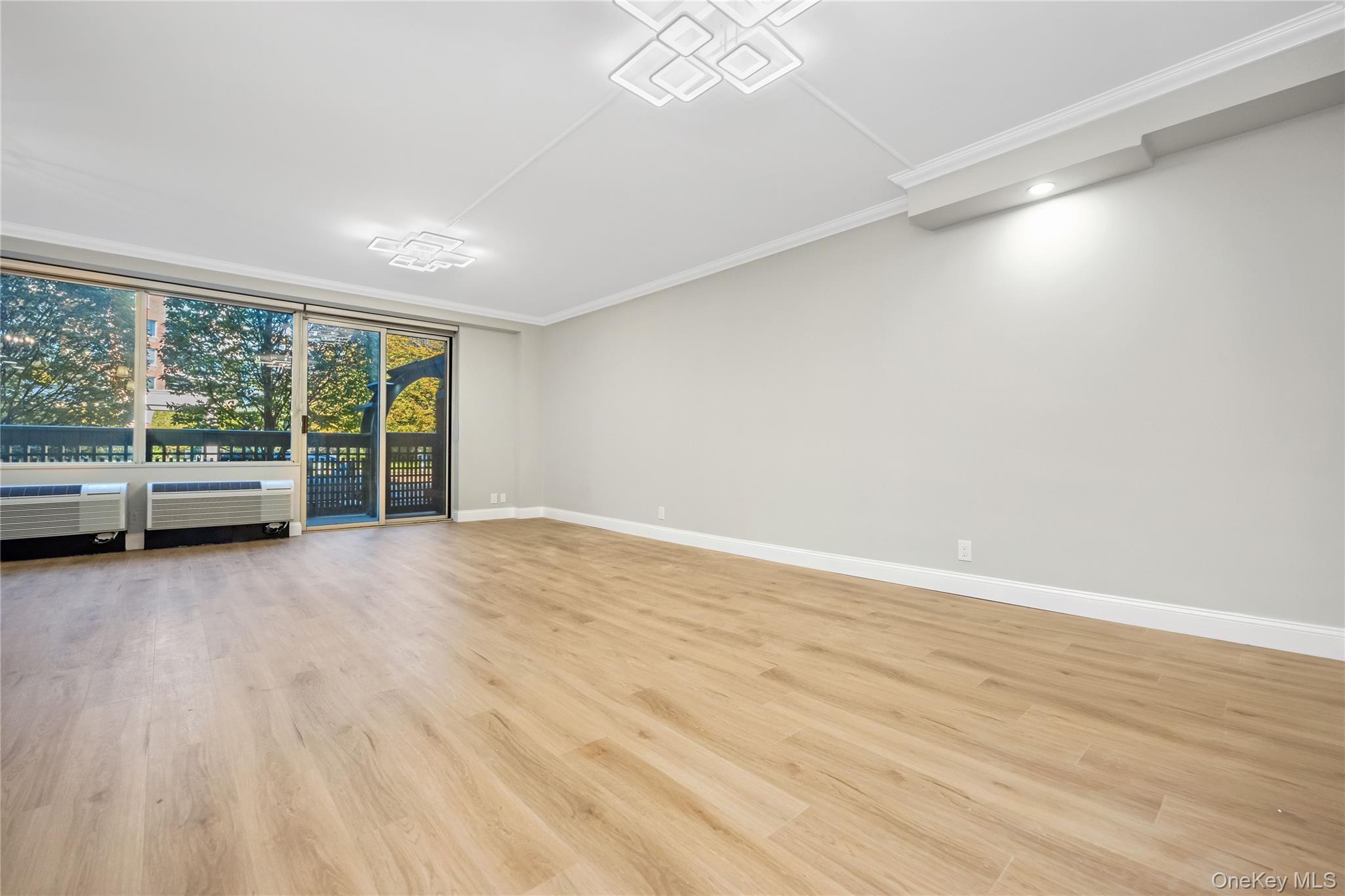 #4 photo, 100 Hilton Avenue, ナッソー郡 Garden City , NY 11530