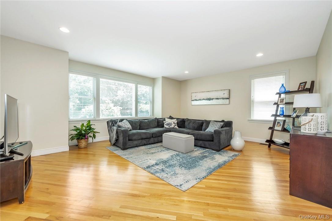 #6 photo, 696 Ridgeway, White Plains , NY 10605