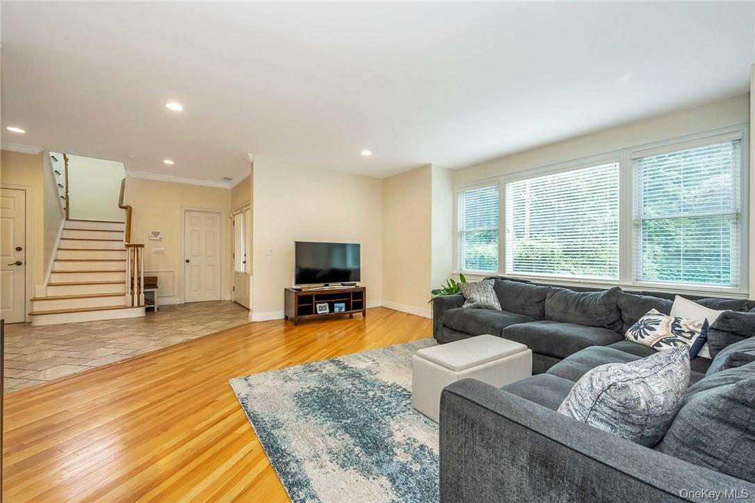 #8 photo, 696 Ridgeway, White Plains , NY 10605