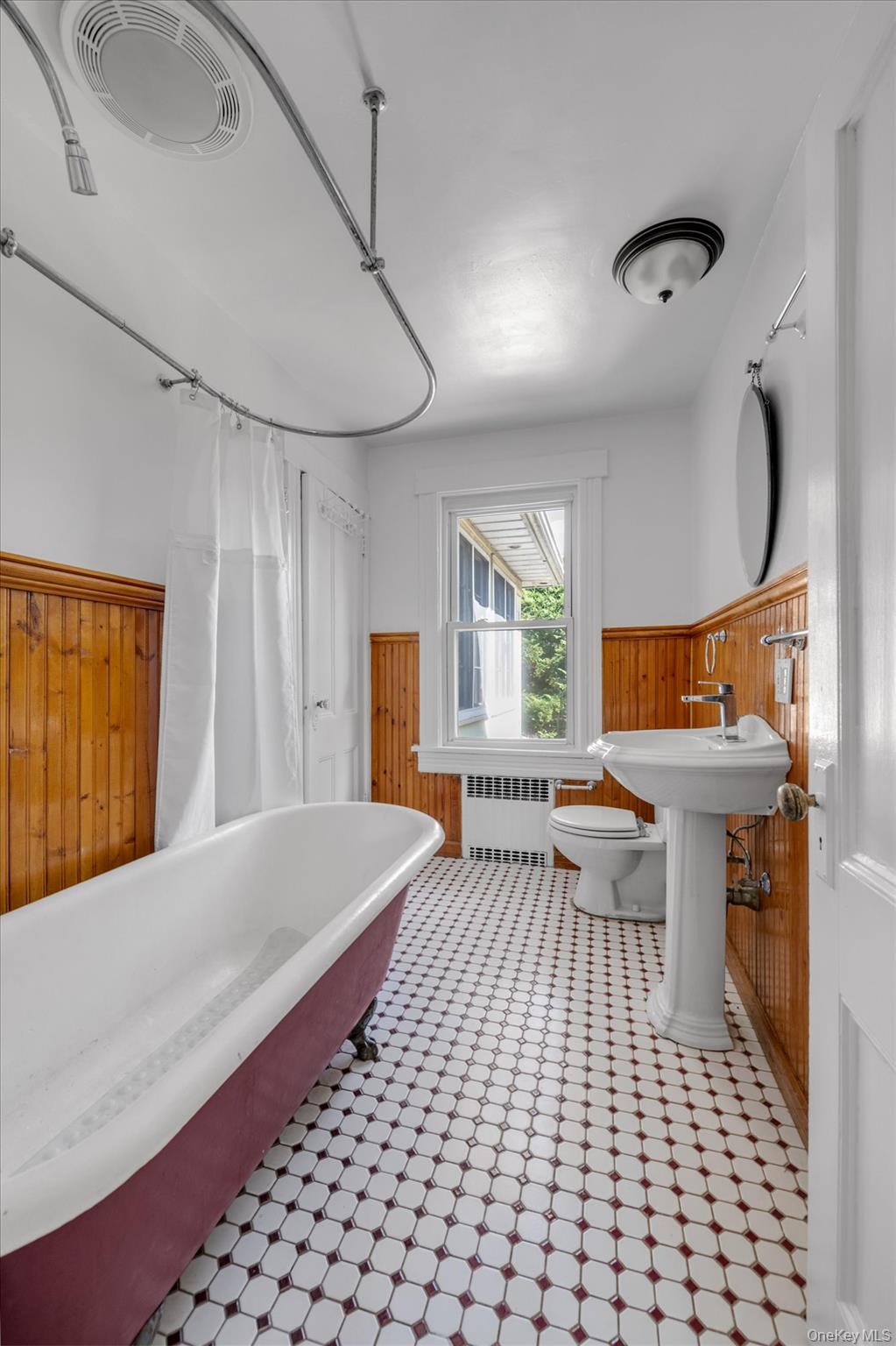 #19 photo, 182 Berry Hill Road, Syosset , NY 11791