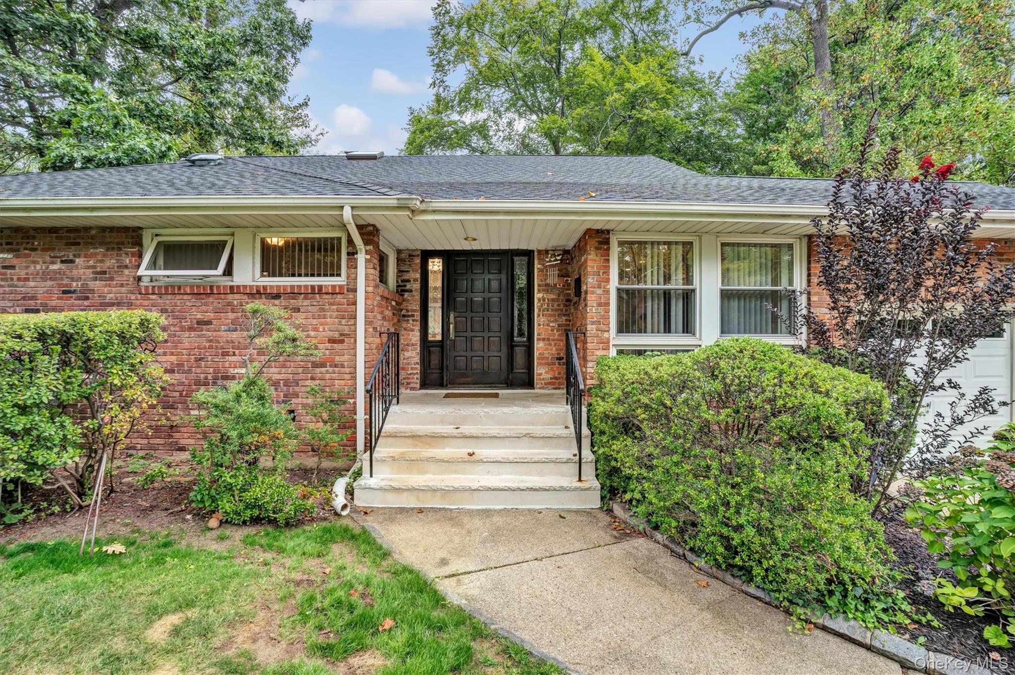 #2 photo, 125 Colonial Road, Great Neck , NY 11021