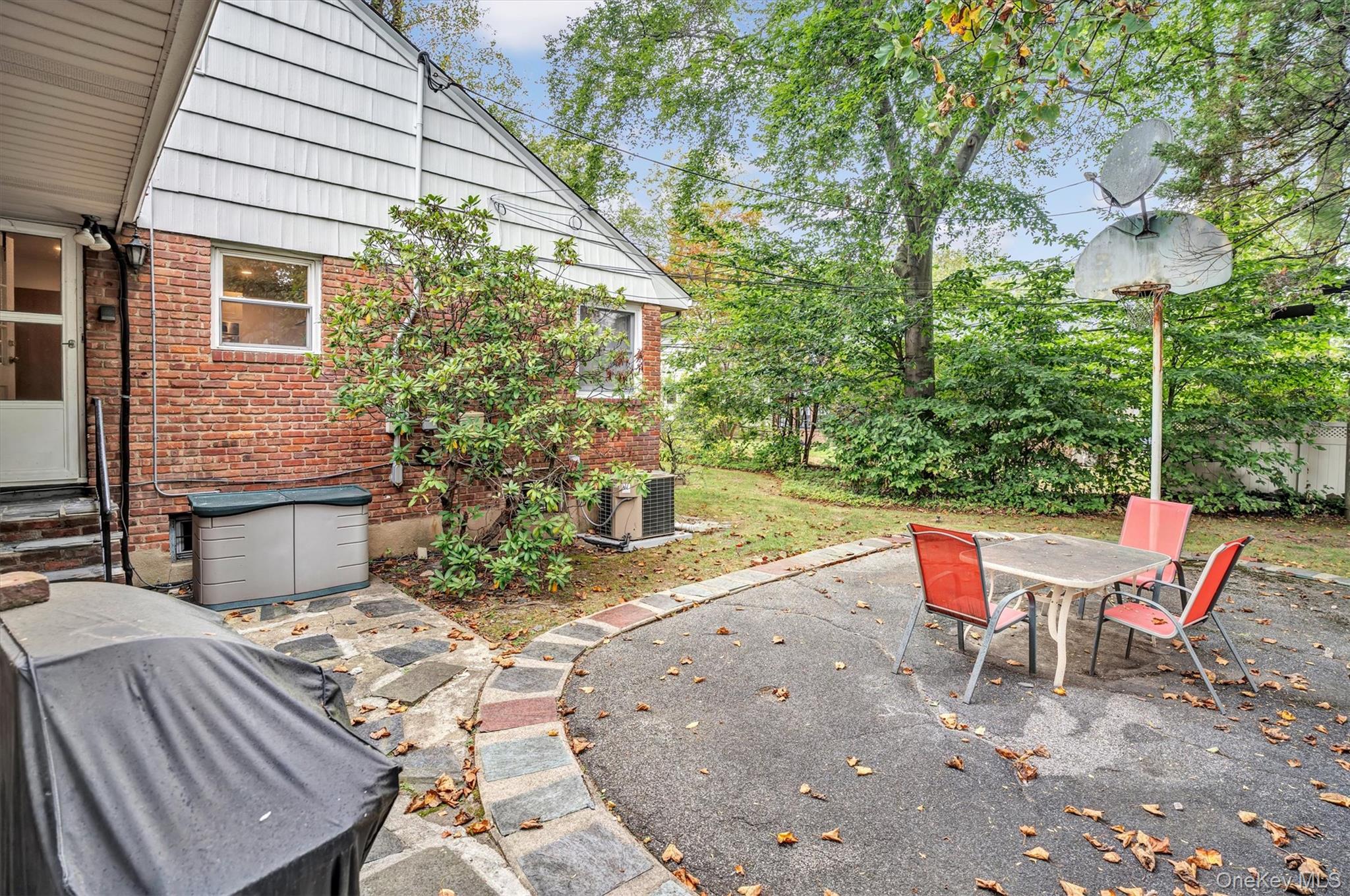 #5 photo, 125 Colonial Road, Great Neck , NY 11021