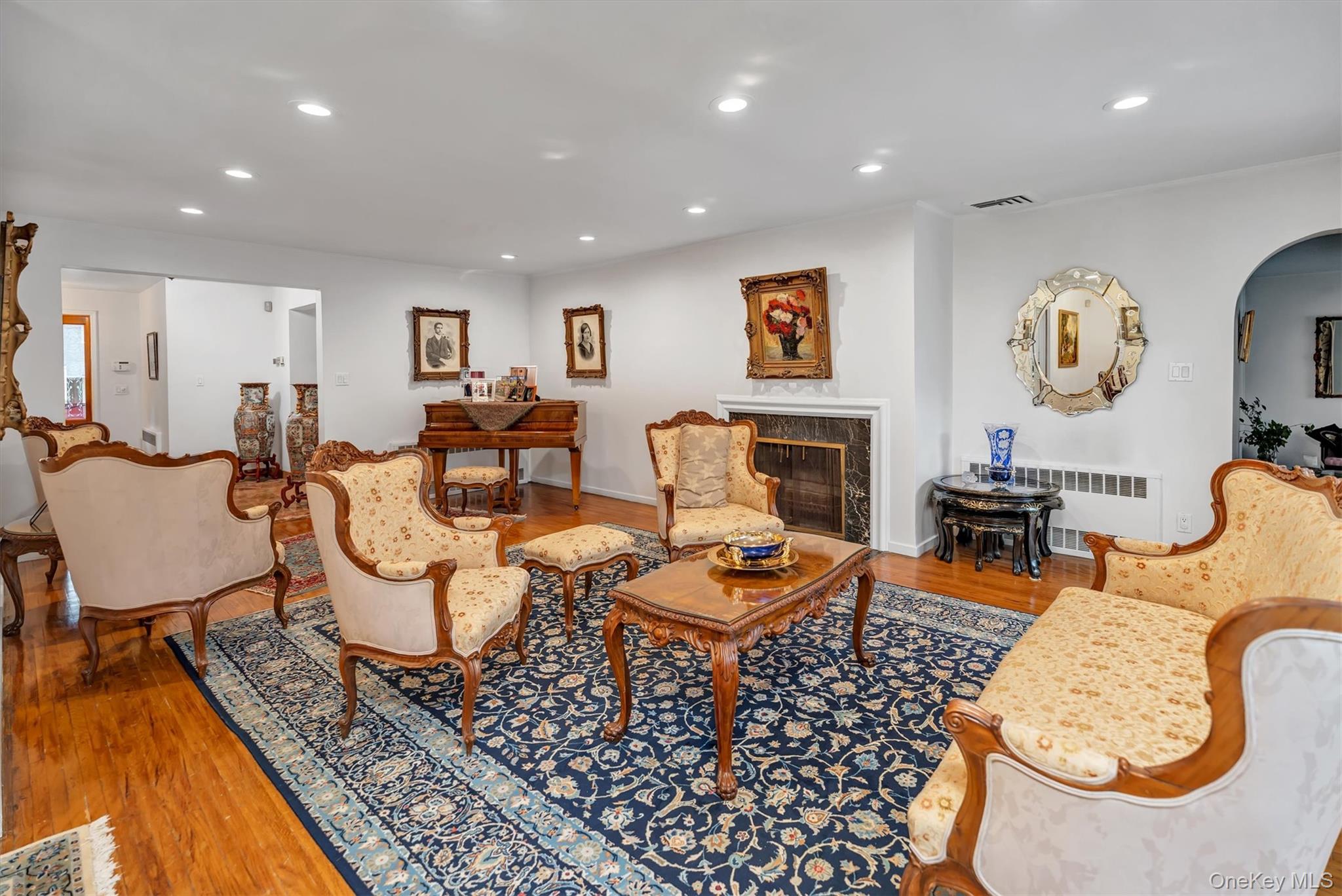 #9 photo, 125 Colonial Road, Great Neck , NY 11021