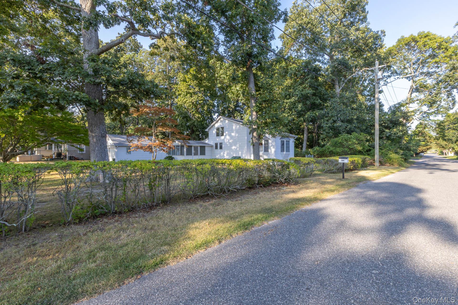 #19 photo, 261 Elm Road, Mastic Beach , NY 11951