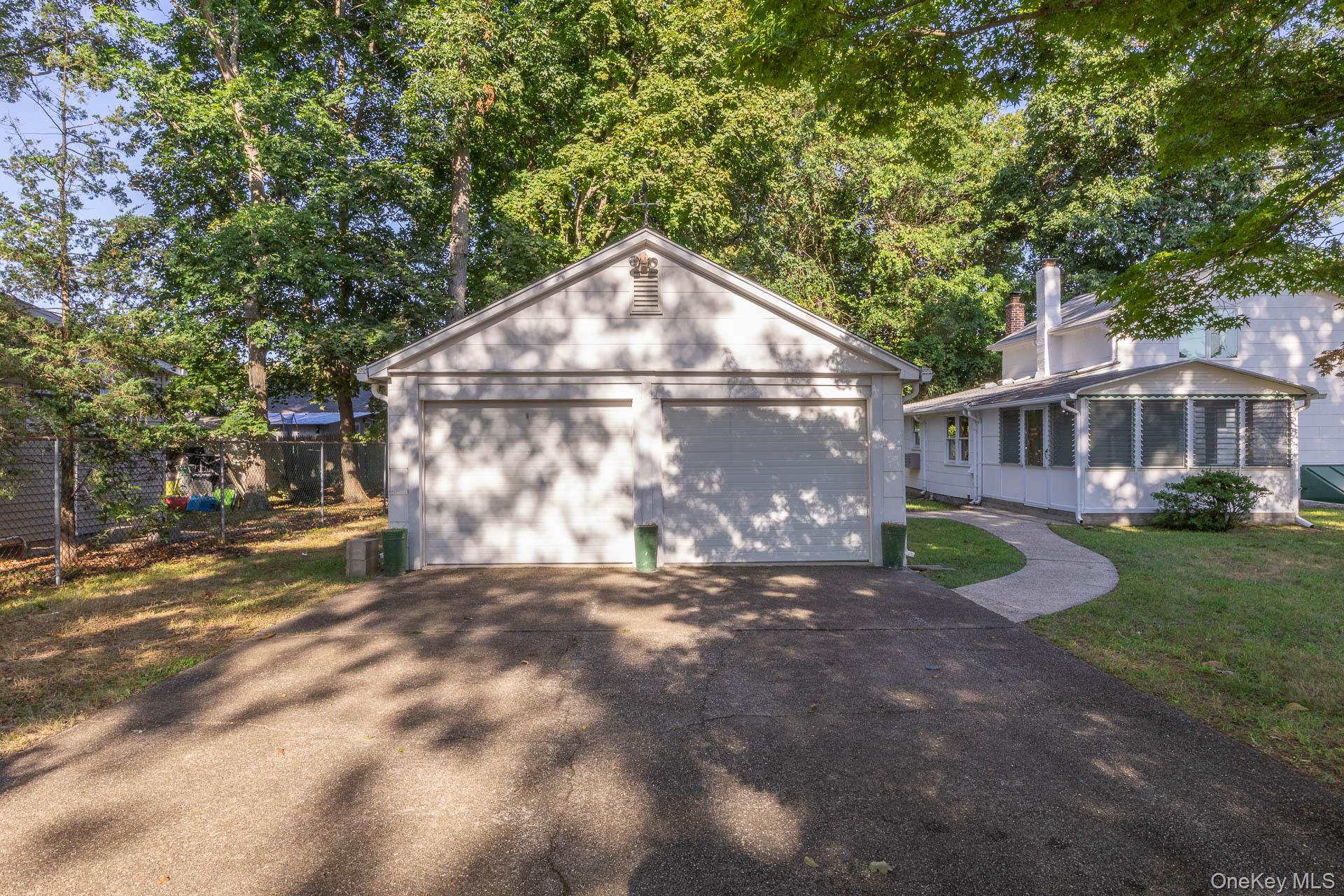 #3 photo, 261 Elm Road, Mastic Beach , NY 11951