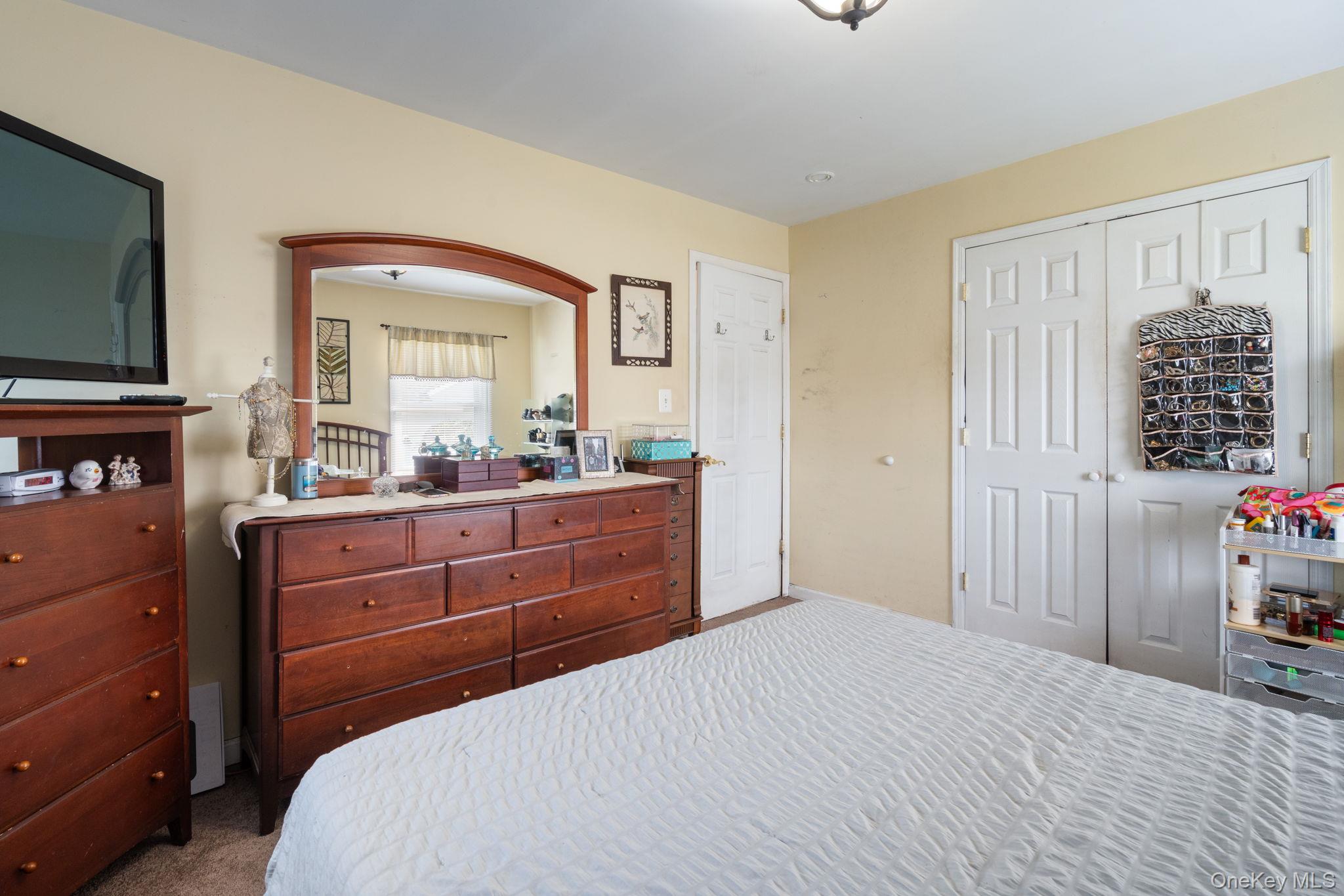 #12 photo, 68 Thorne Avenue, North Massapequa , NY 11758